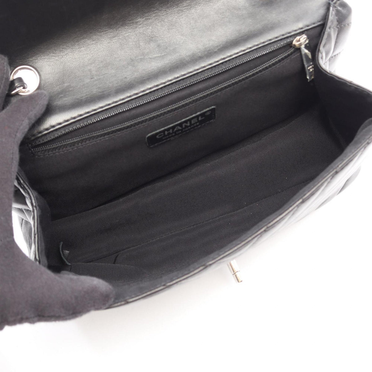 Chanel Black Leather Handbag Shoulder Bag (Pre-Owned)