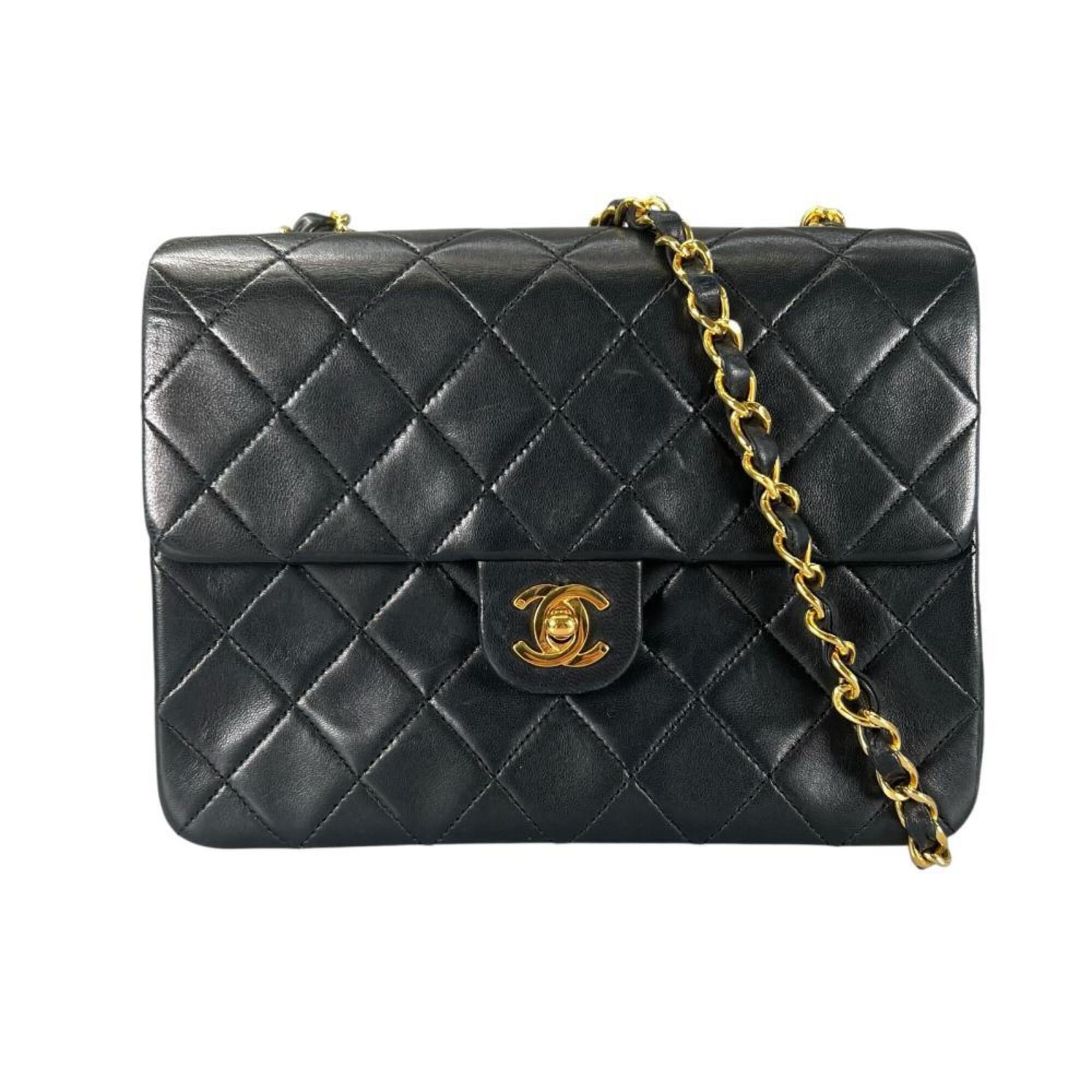 Chanel Black Leather Shoulder Bag (Pre-Owned)