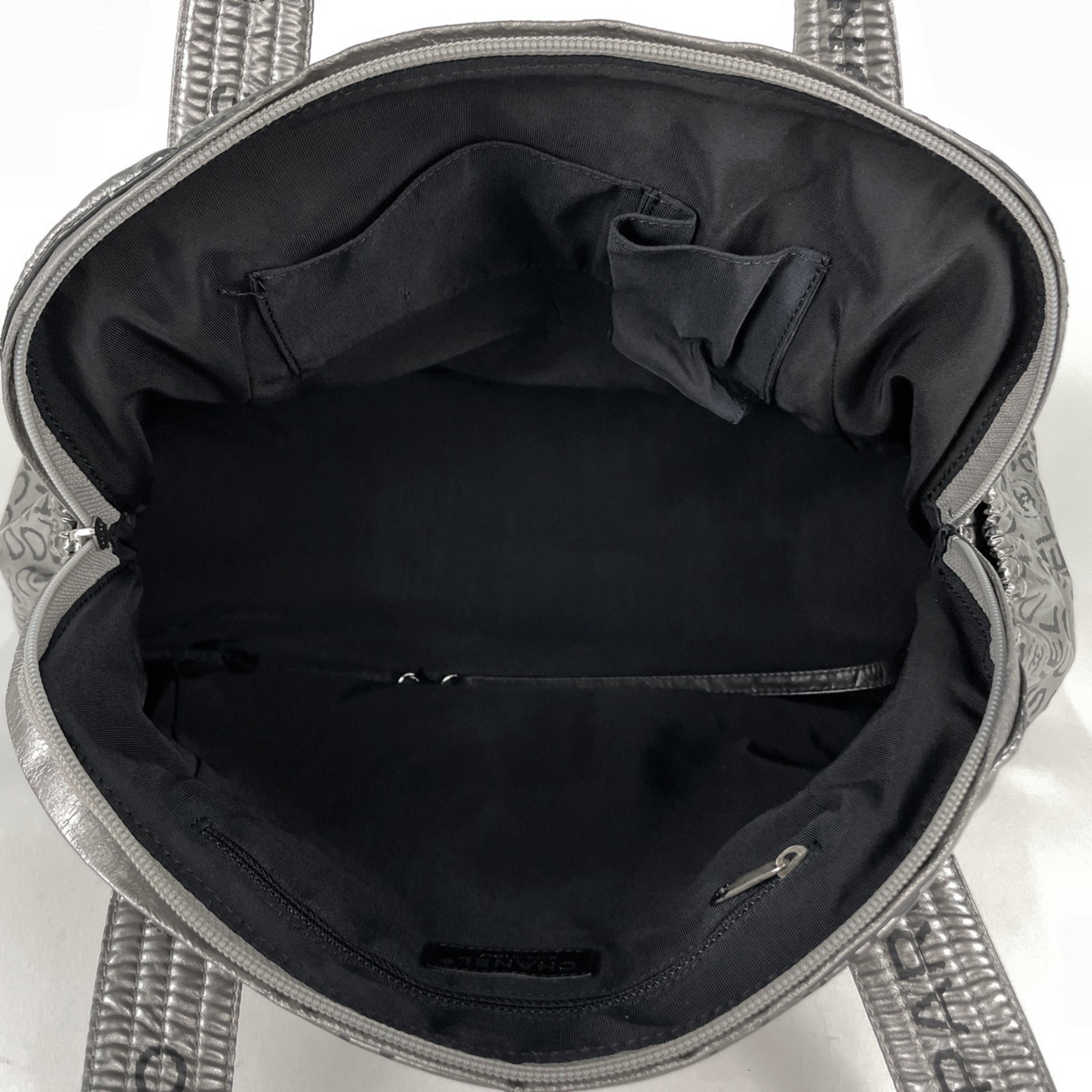 Chanel Silver Nylon Tote Bag (Pre-Owned)