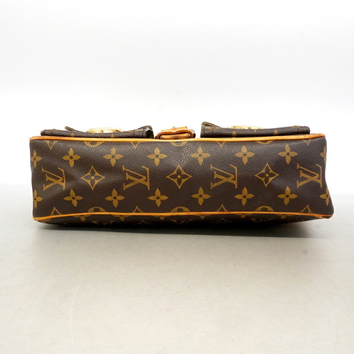 Louis Vuitton Brown Shoulder Bag (Pre-Owned)