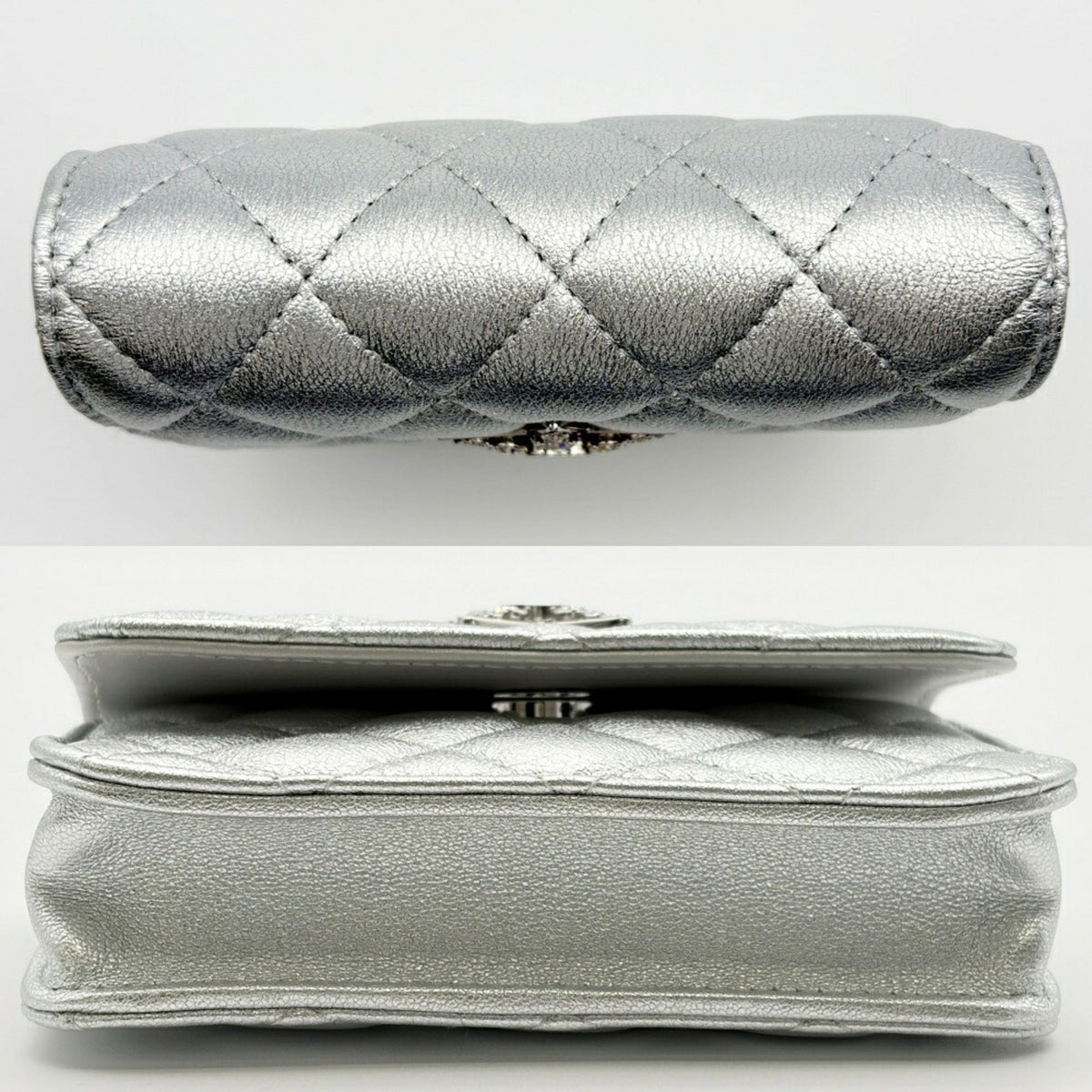 Chanel Matelasse Silver Leather Shoulder Bag (Pre-Owned)
