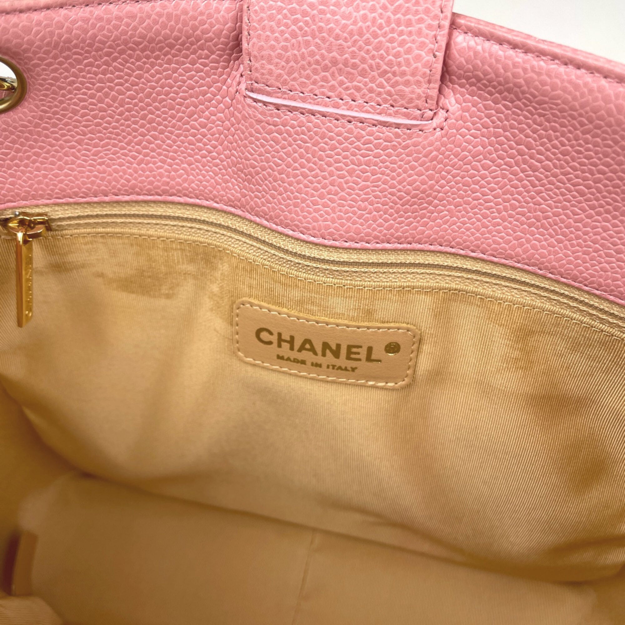 Chanel Matelasse Pink Grained Calfskin Tote Bag (Pre-Owned)