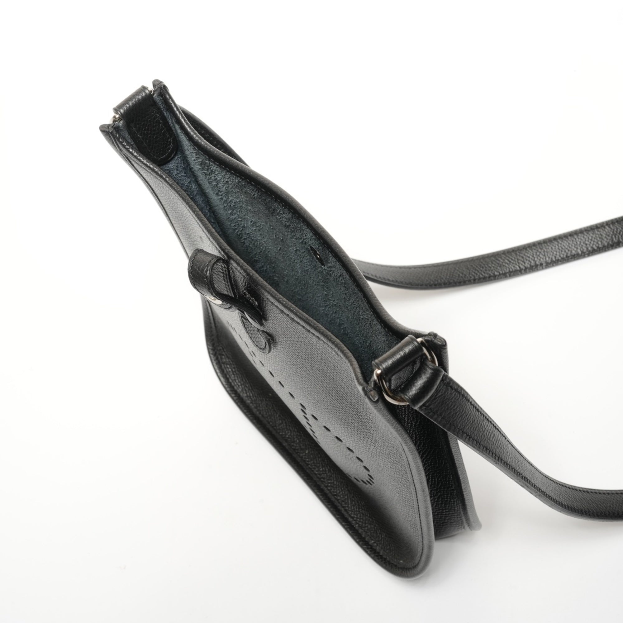 Hermes Black Shoulder Bag (Pre-Owned)