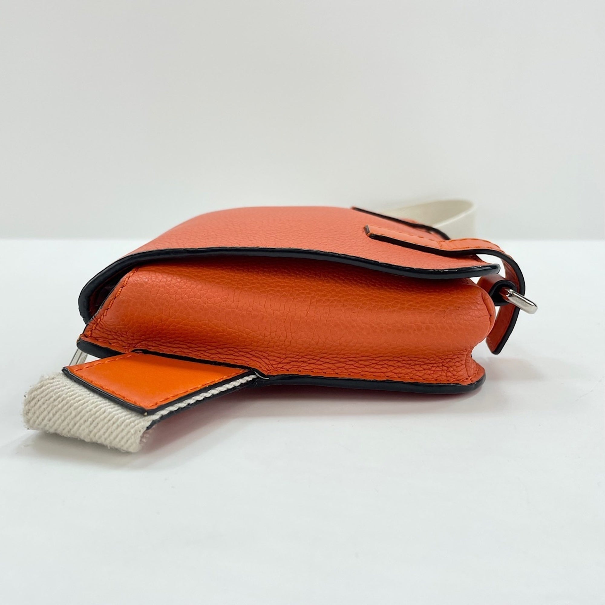 Loewe Orange Leather Shoulder Bag (Pre-Owned)