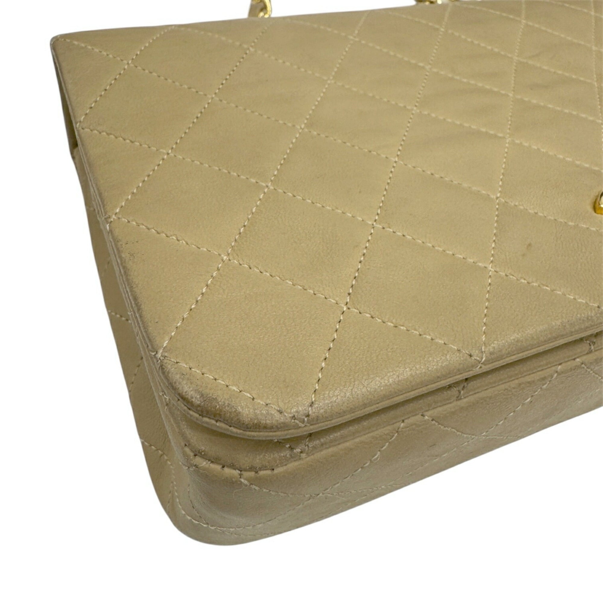 Chanel Matelasse Beige Leather Shoulder Bag (Pre-Owned)