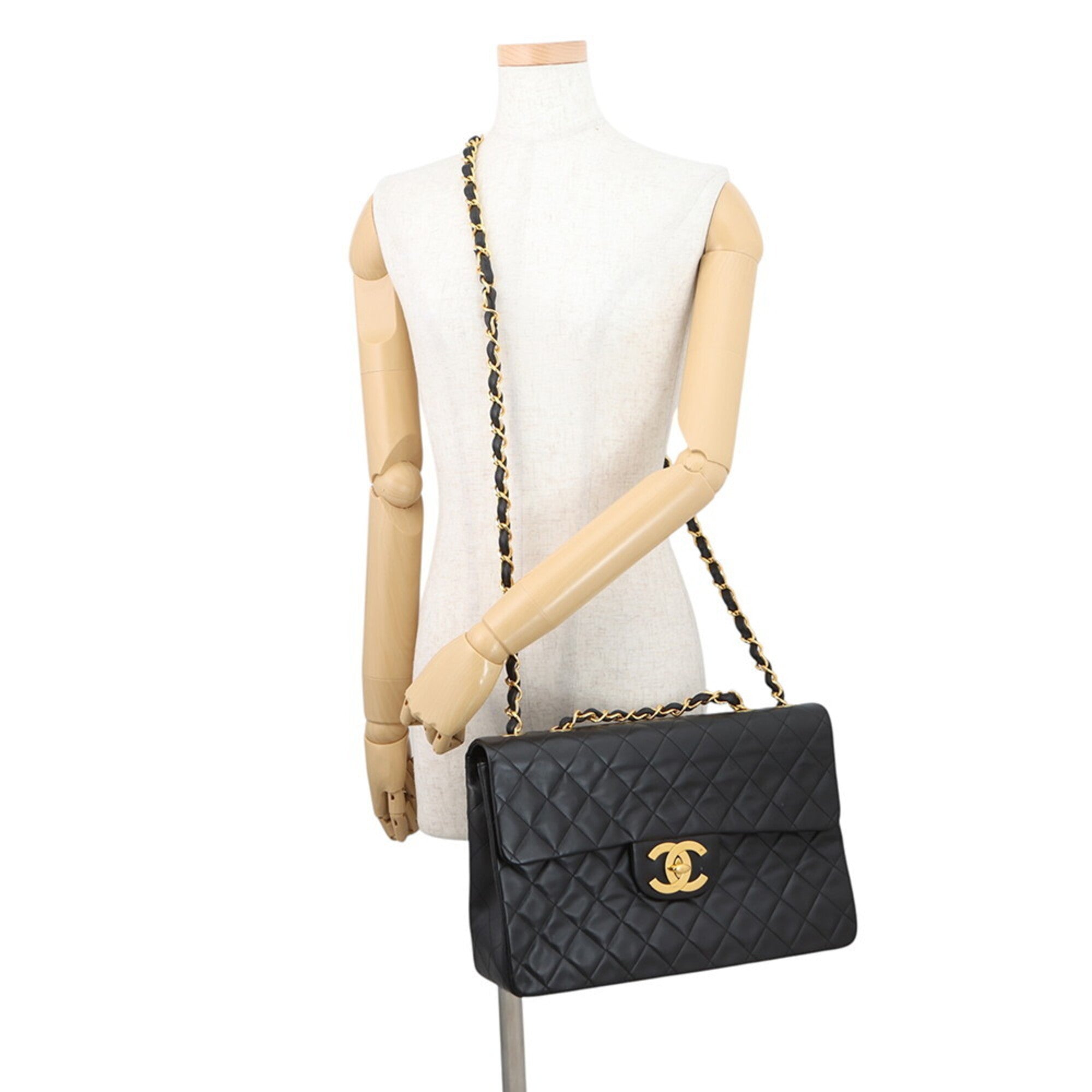 Chanel Black Leather Handbag Shoulder Bag (Pre-Owned)