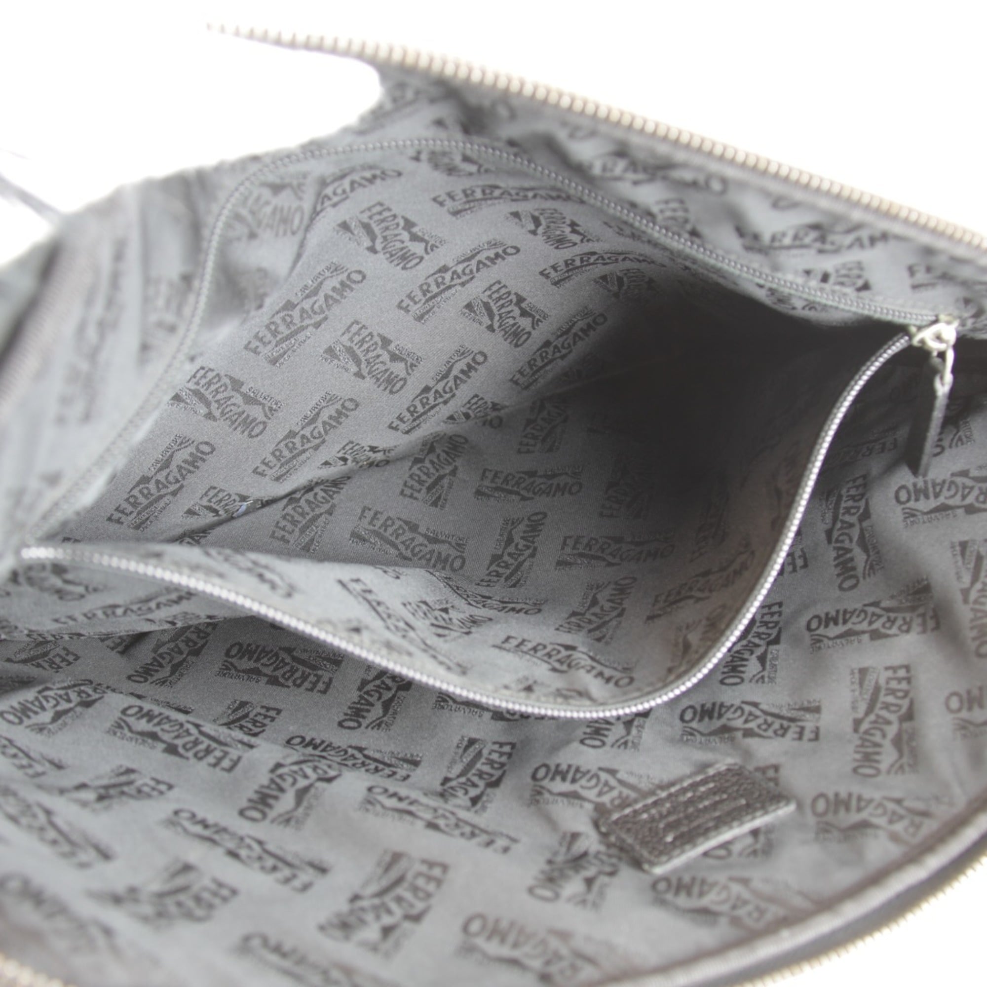 Salvatore Ferragamo Black White Leather Clutch Bag (Pre-Owned)