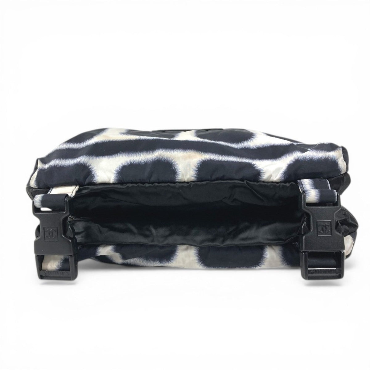 Chanel Sport Black White Nylon Shoulder Bag (Pre-Owned)