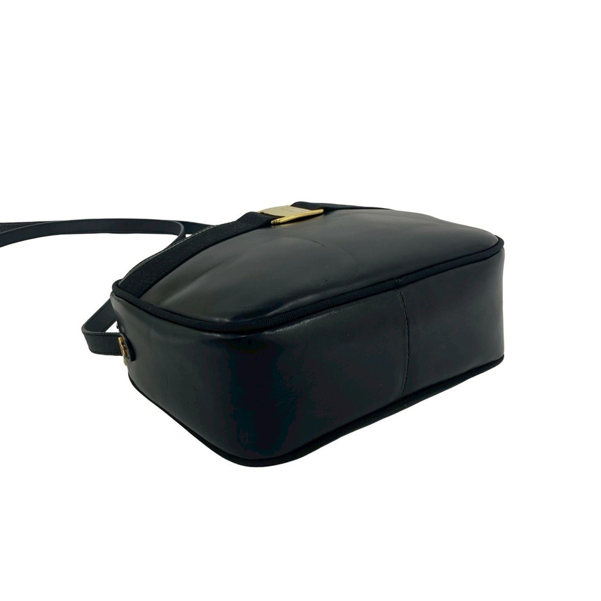 Salvatore Ferragamo Black Leather Pochette Shoulder Bag (Pre-Owned)