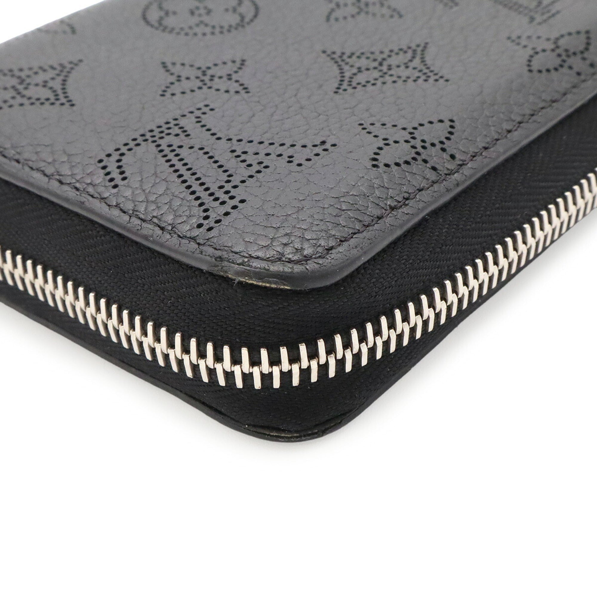 Louis Vuitton Noir Leather Long Wallet (Bi-Fold) (Pre-Owned)
