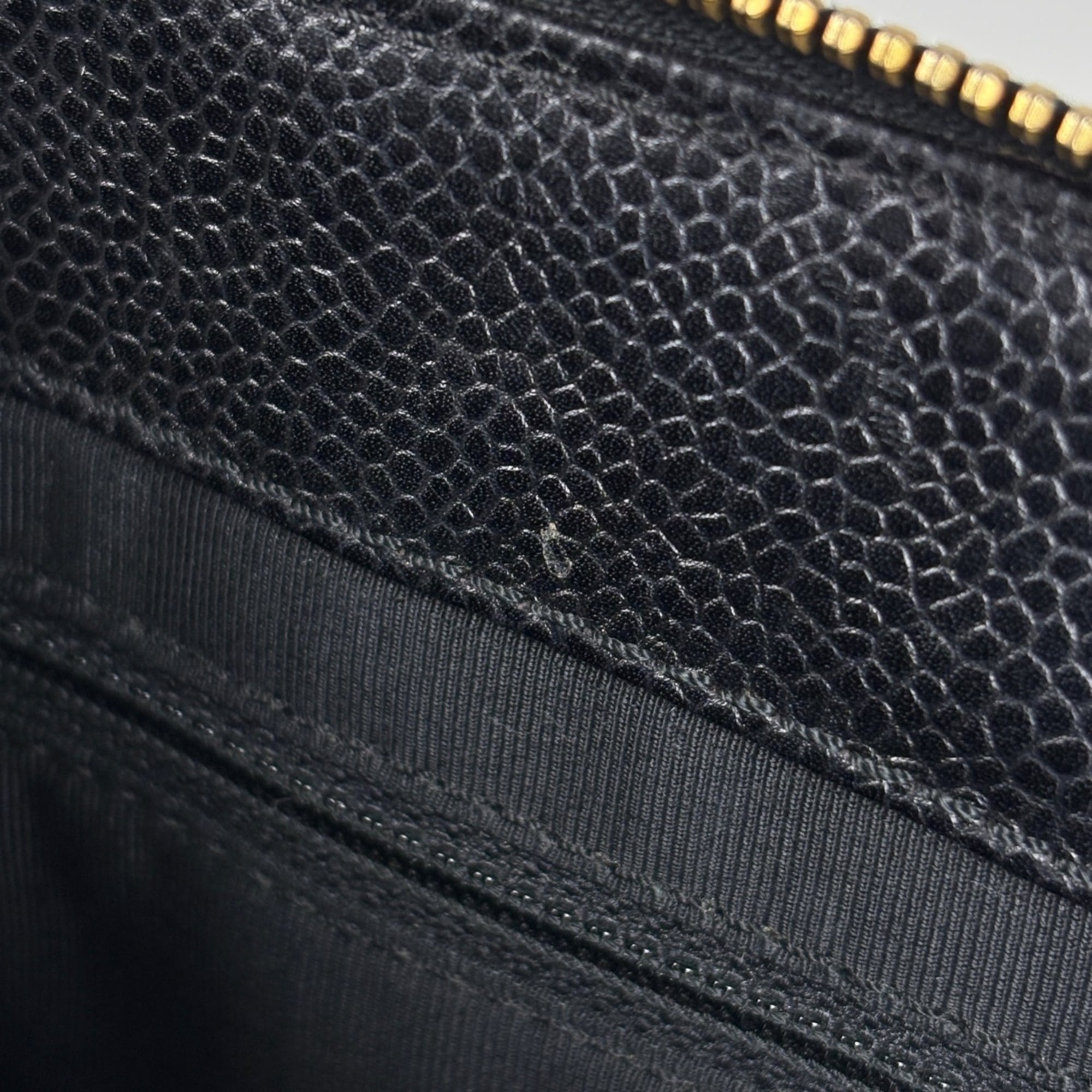 Chanel Black Grained Calfskin Tote Bag (Pre-Owned)