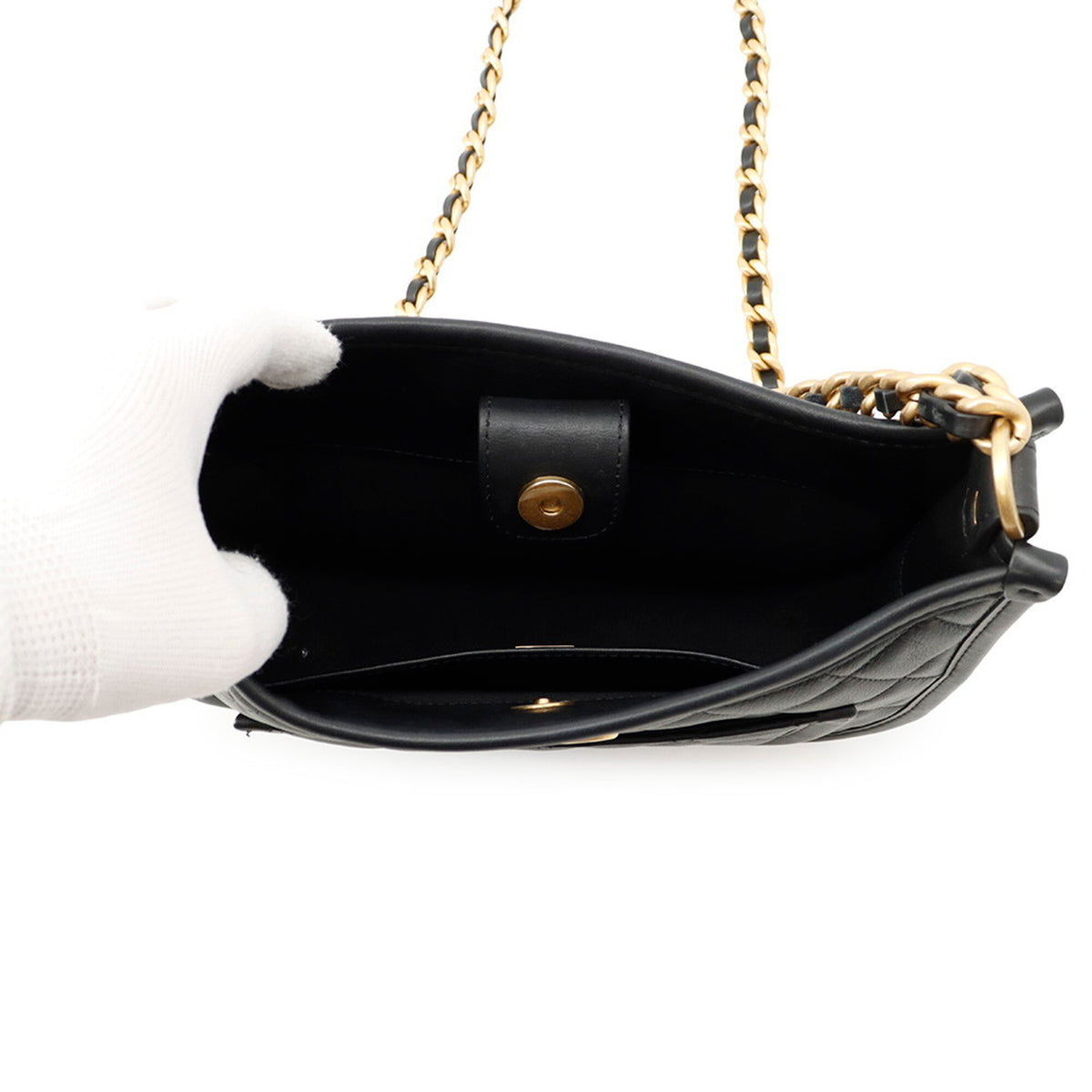 Chanel Matelasse Black Leather Handbag Shoulder Bag (Pre-Owned)