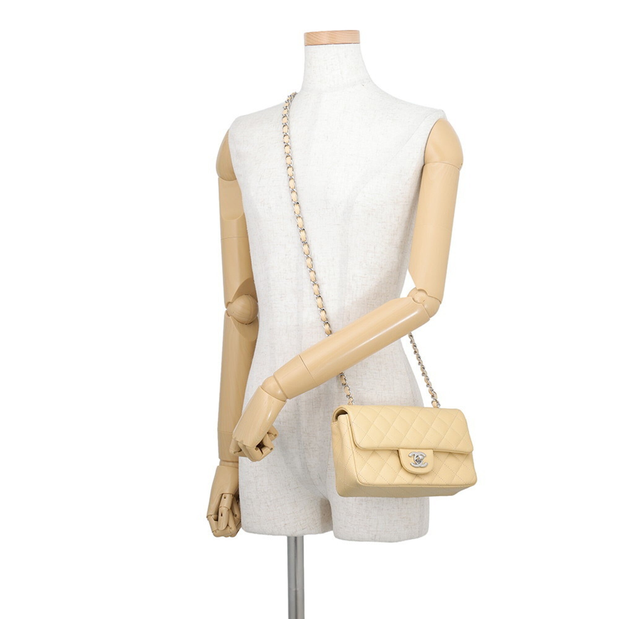 Chanel Matelasse Beige Grained Calfskin Handbag Shoulder Bag (Pre-Owned)