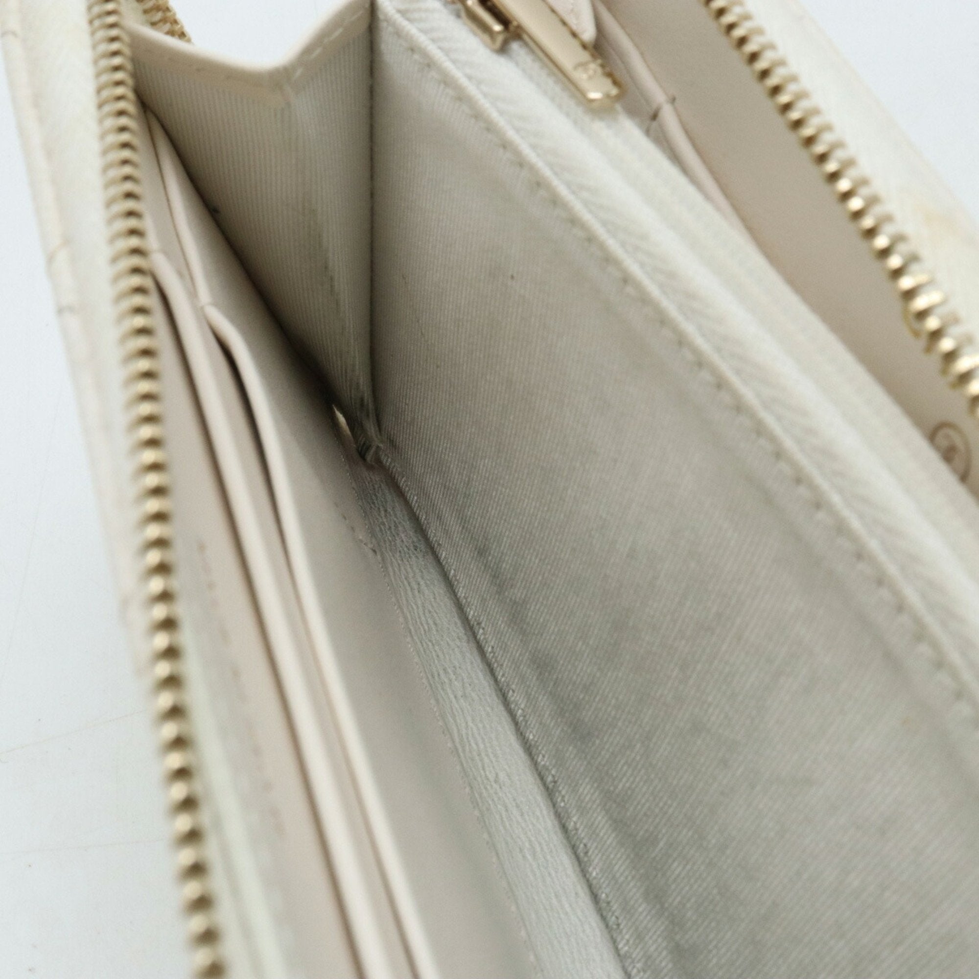 Chanel White Caviar Leather Long Wallet (Bi-Fold) (Pre-Owned)