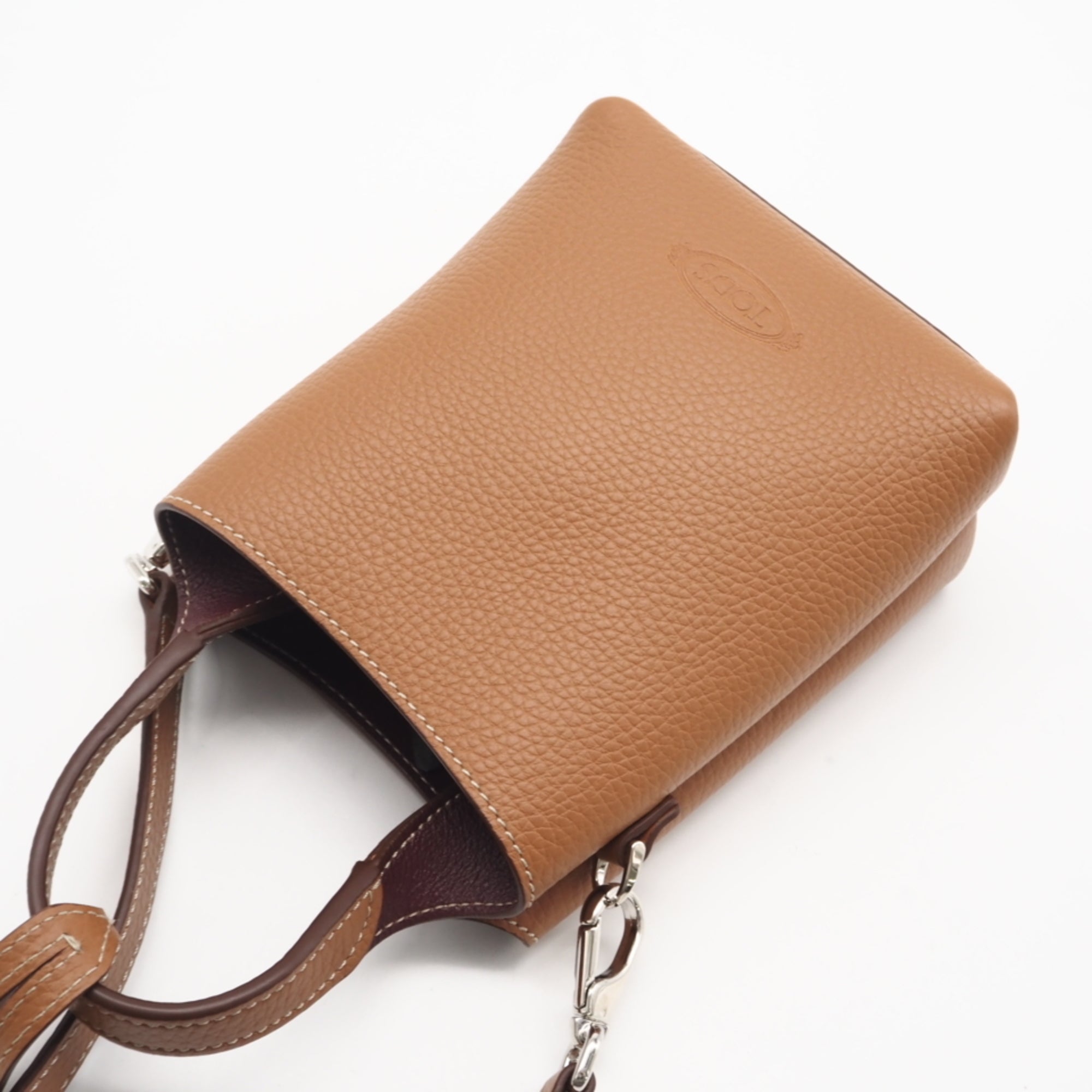 Tod's Brown Leather Handbag (Pre-Owned)