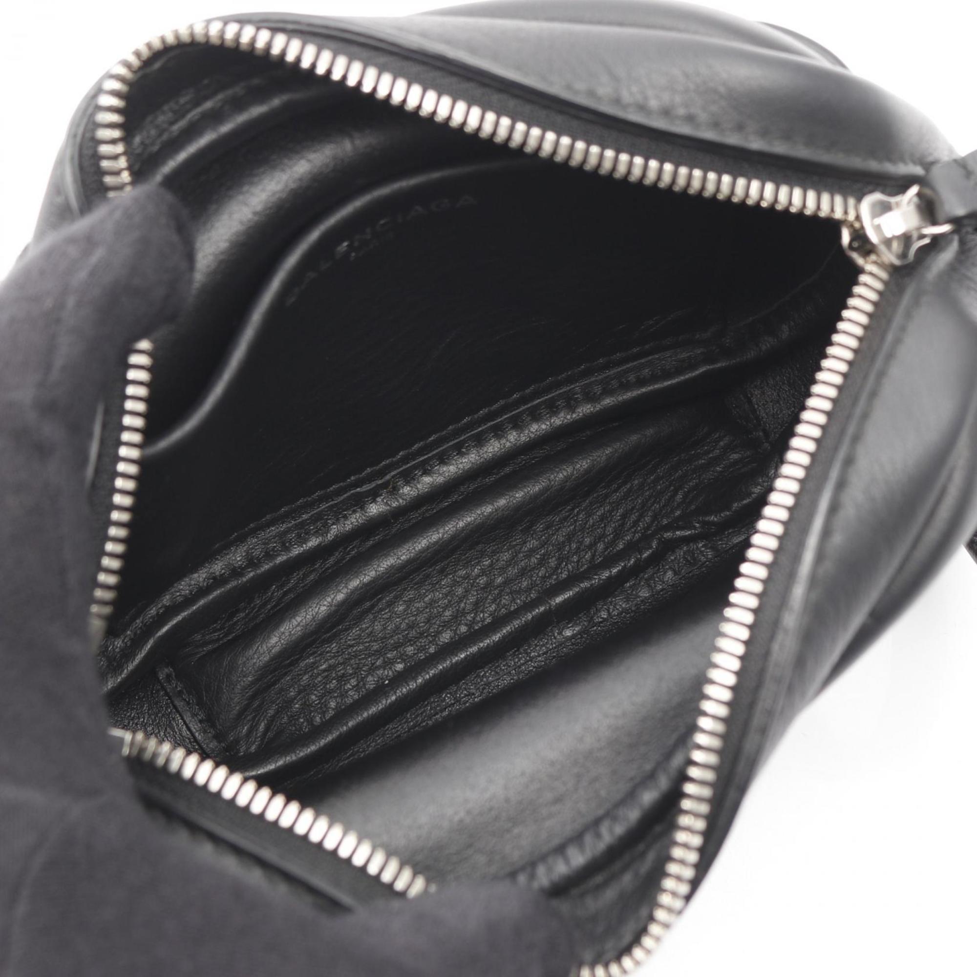Balenciaga Black Leather Shoulder Bag (Pre-Owned)