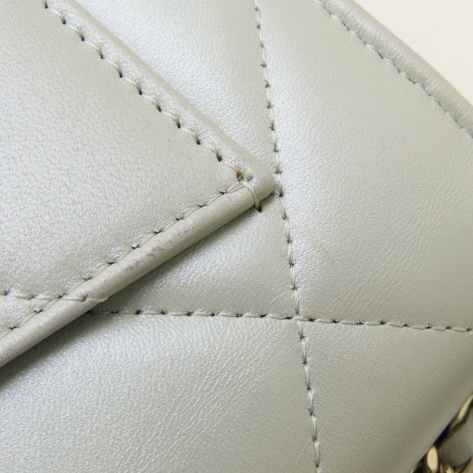 Chanel Light Gray Shoulder Bag (Pre-Owned)