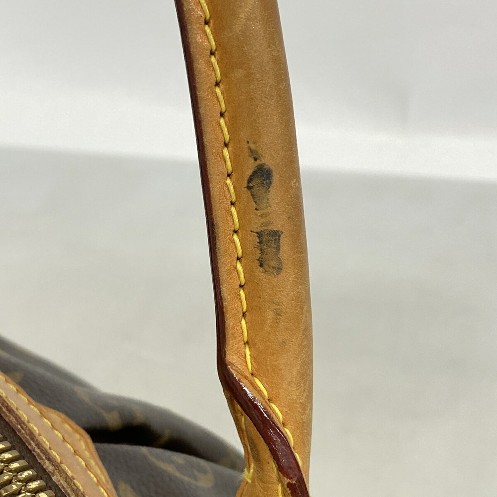Louis Vuitton Brown Handbag (Pre-Owned)