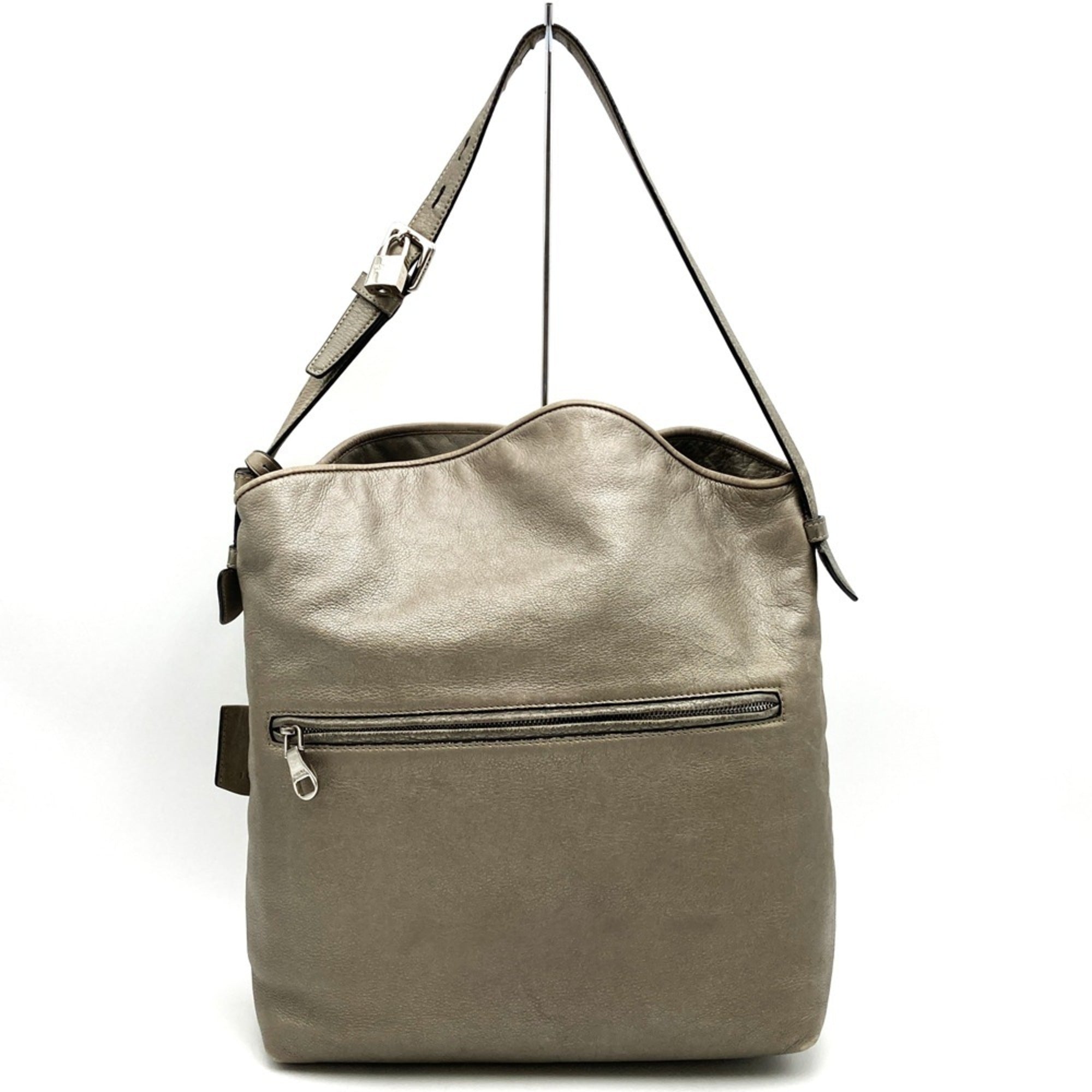 Loewe Metallic Silver Leather Shoulder Bag (Pre-Owned)