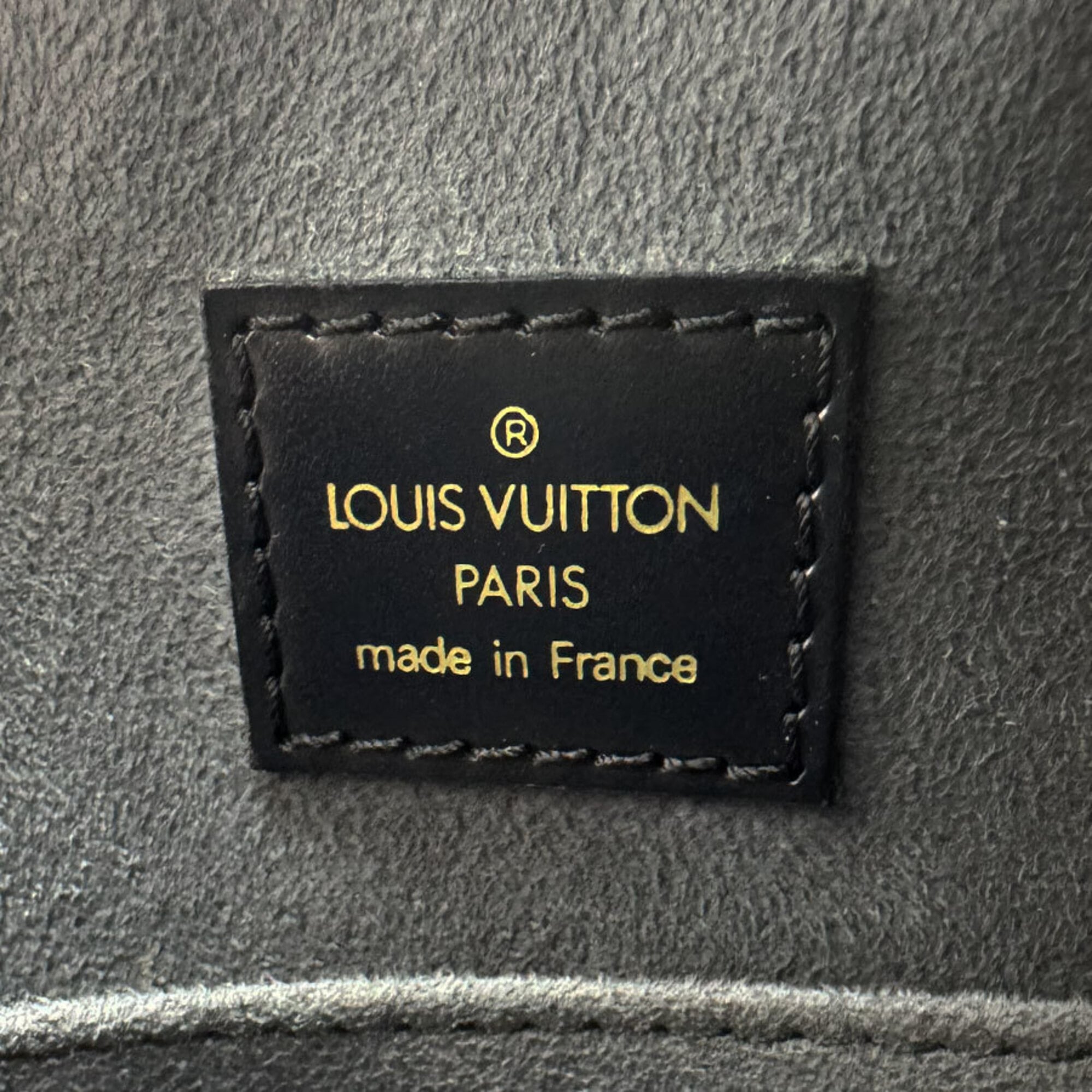 Louis Vuitton Noir Epi Leather Handbag (Pre-Owned)