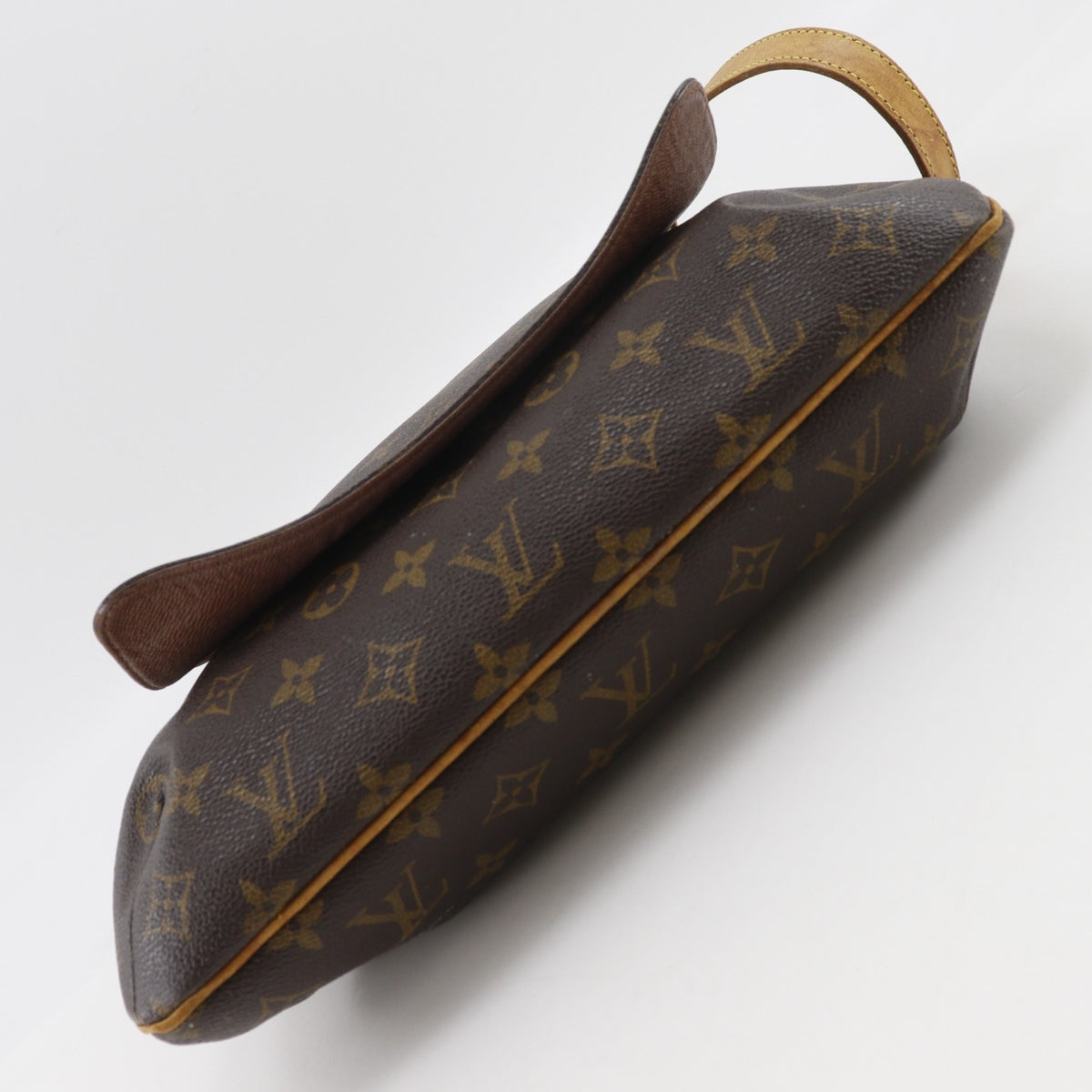 Louis Vuitton Brown Monogram Monogram Shoulder Bag (Pre-Owned)