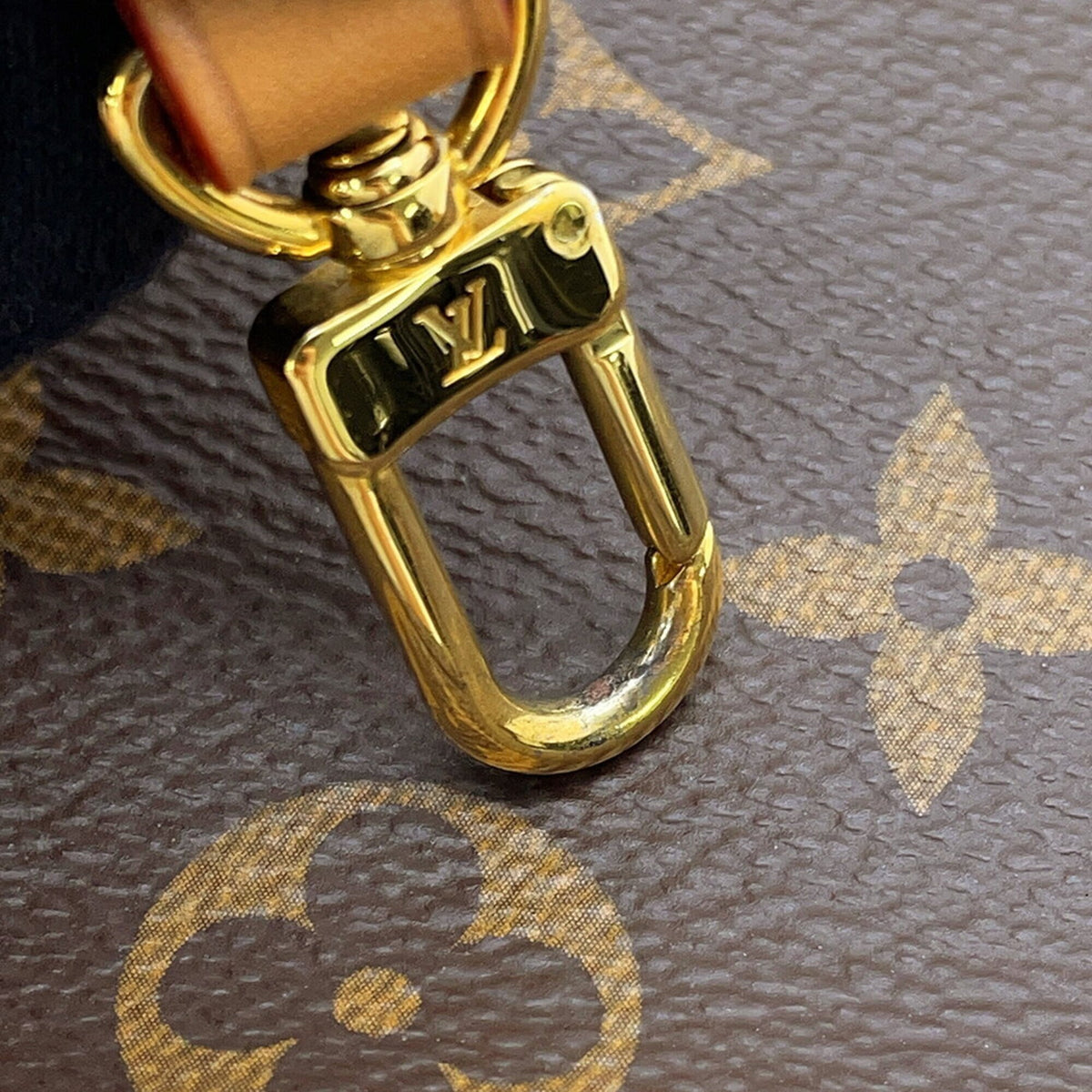 Louis Vuitton Brown Monogram Monogram Handbag (Pre-Owned)