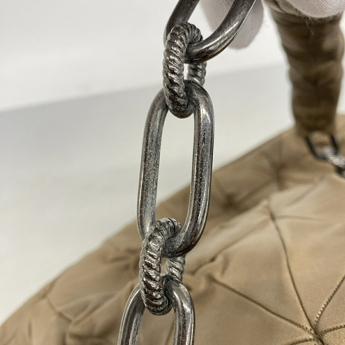 Chanel Brown Leather Shoulder Bag (Pre-Owned)