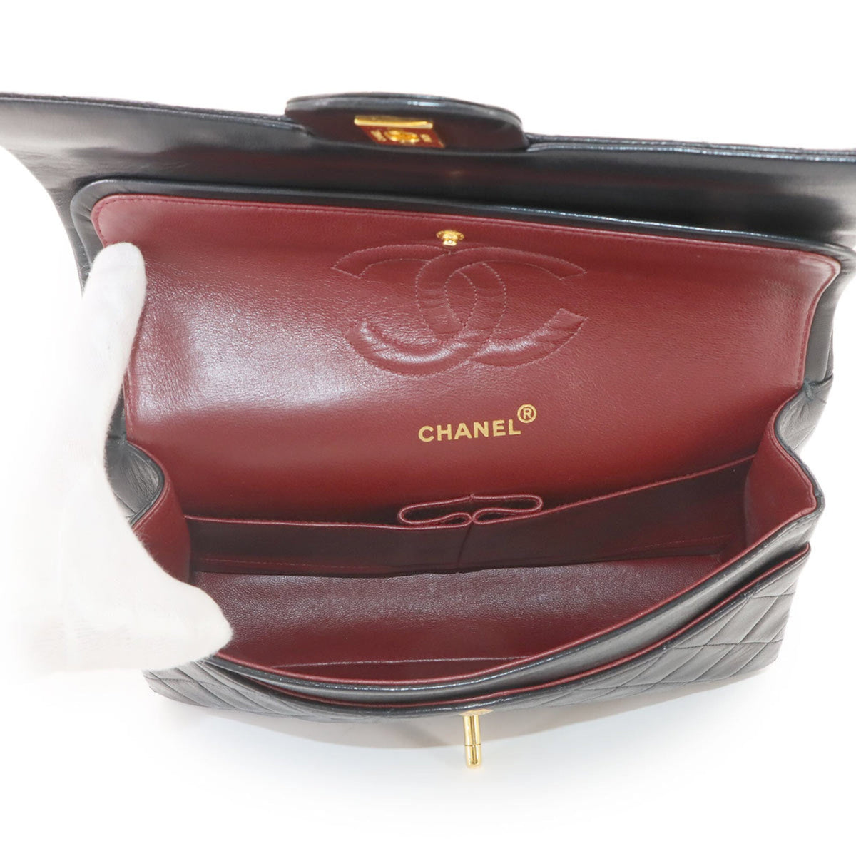 Chanel Matelasse Black Leather Handbag Shoulder Bag (Pre-Owned)