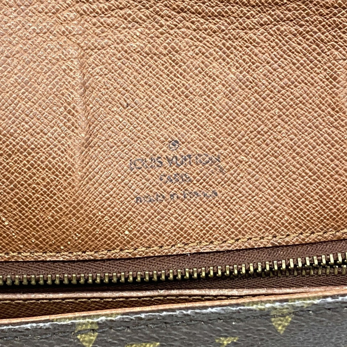 Louis Vuitton Brown Shoulder Bag (Pre-Owned)