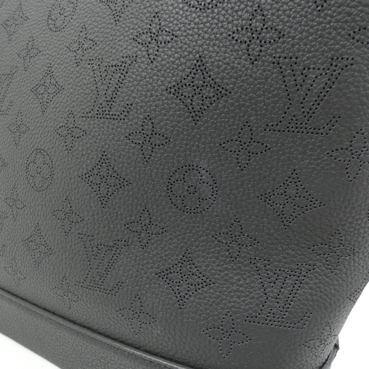 Louis Vuitton Mahina Black Leather Shoulder Bag (Pre-Owned)