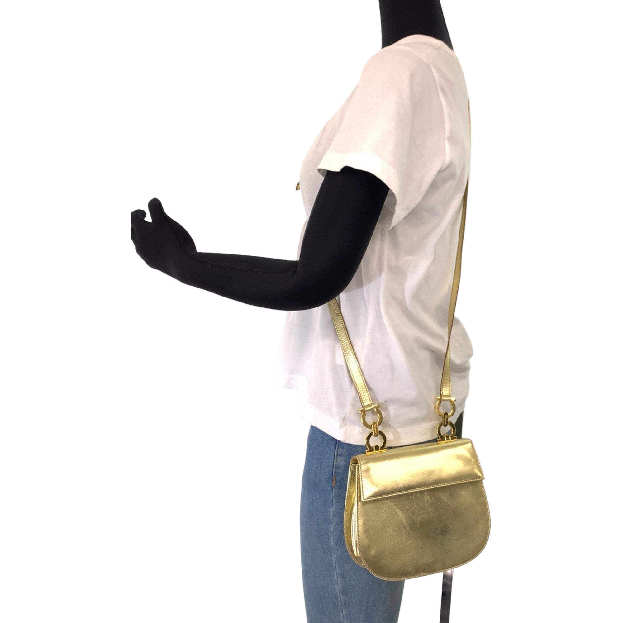 Salvatore Ferragamo Gancini Gold Leather Pochette Shoulder Bag (Pre-Owned)
