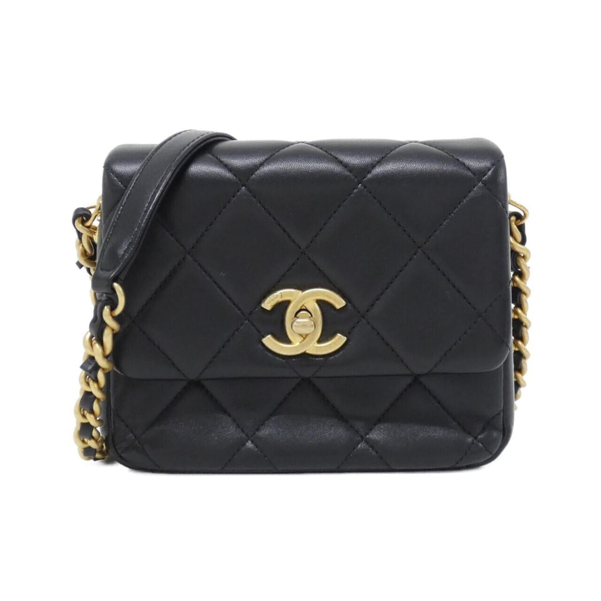 Chanel Black Leather Shoulder Bag (Pre-Owned)