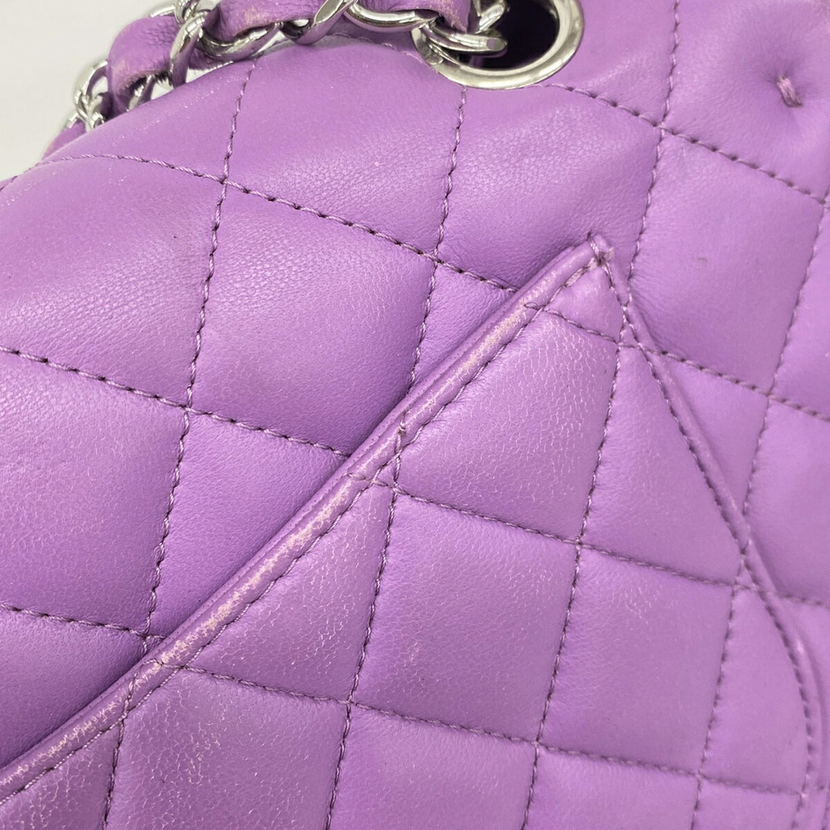 Chanel Purple Leather Shoulder Bag (Pre-Owned)
