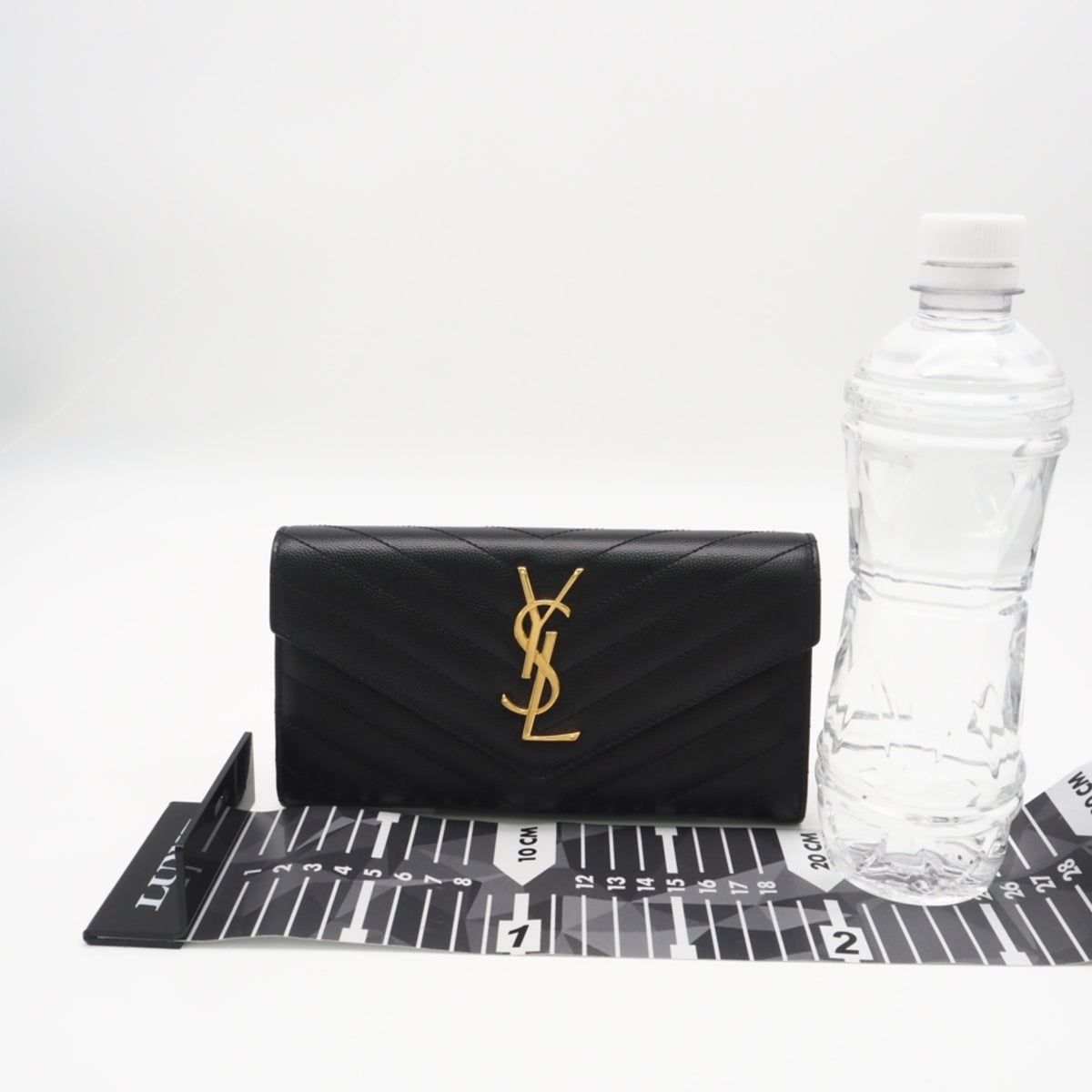 Yves Saint Laurent Black Leather Long Wallet (Bi-Fold) (Pre-Owned)