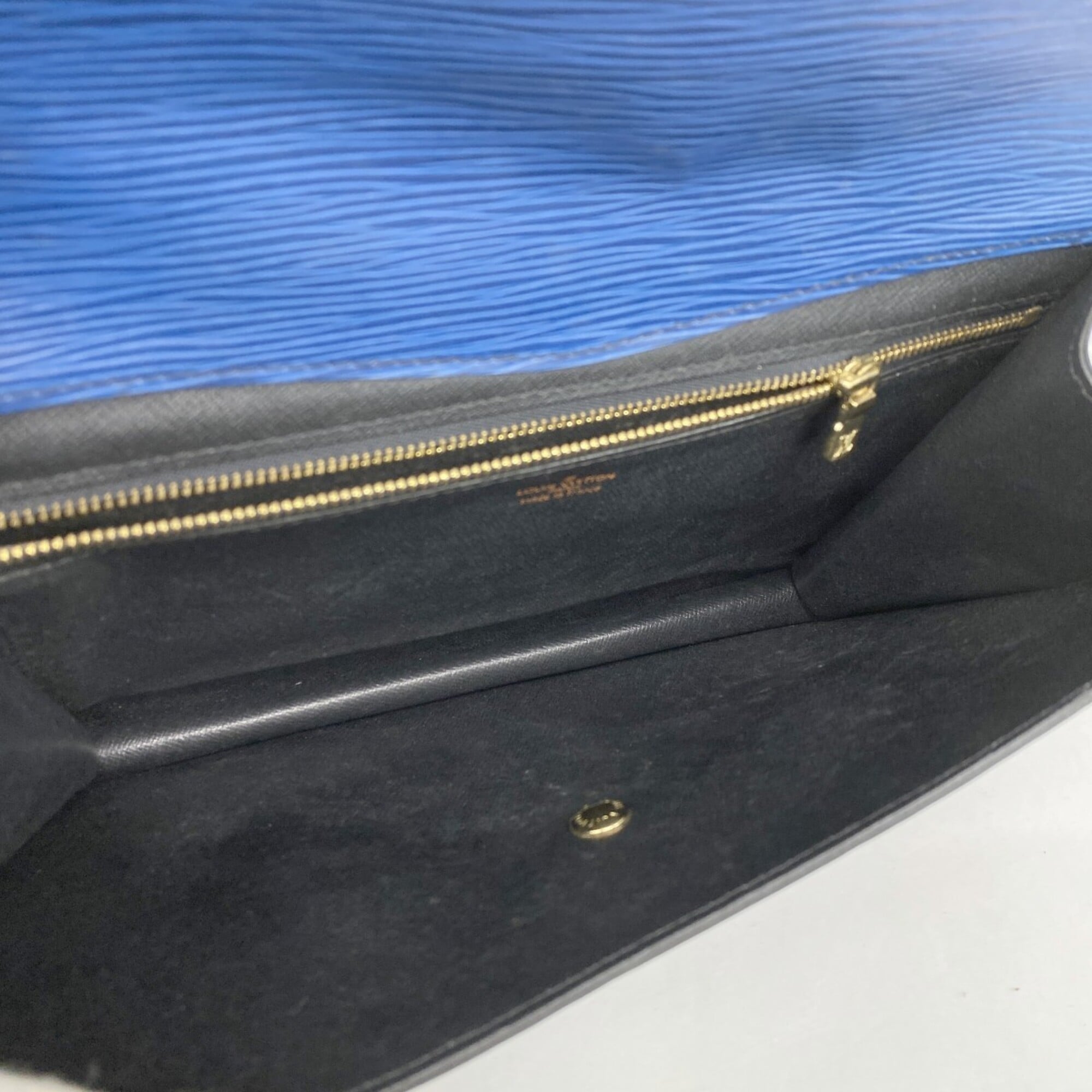 Louis Vuitton Toledo Blue Clutch Bag (Pre-Owned)