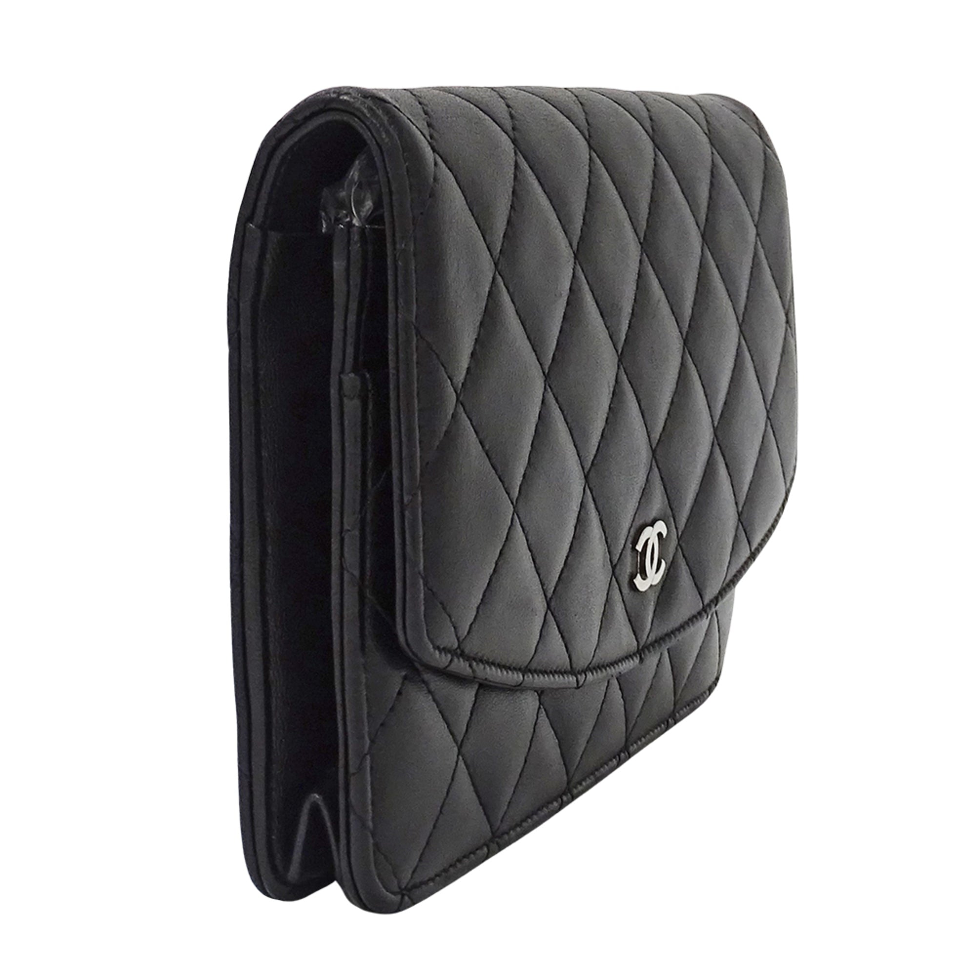 Chanel Black Leather Long Wallet (Bi-Fold) (Pre-Owned)