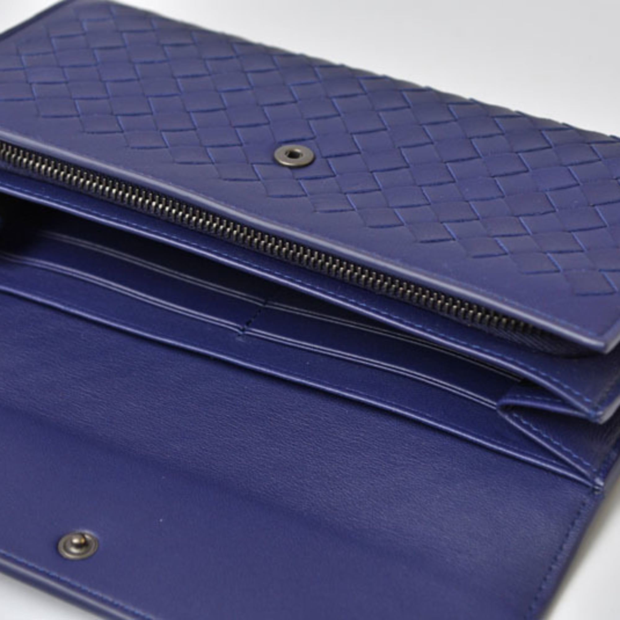 Bottega Veneta Dark Purple Leather Long Wallet (Bi-Fold) (Pre-Owned)
