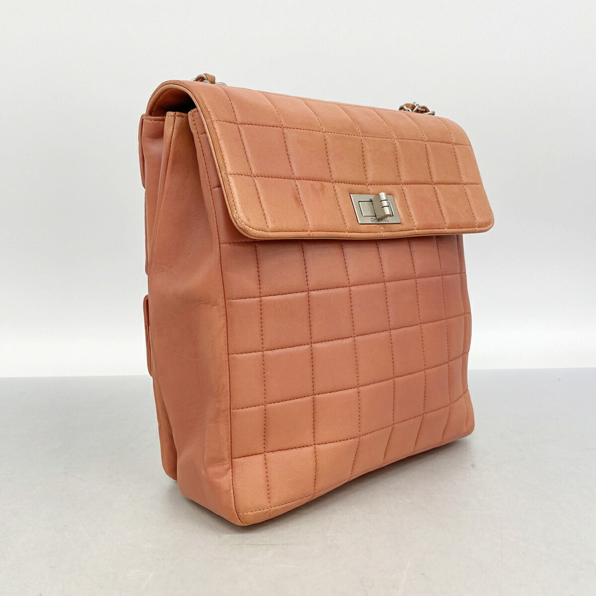 Chanel Coral Pink Leather Shoulder Bag (Pre-Owned)