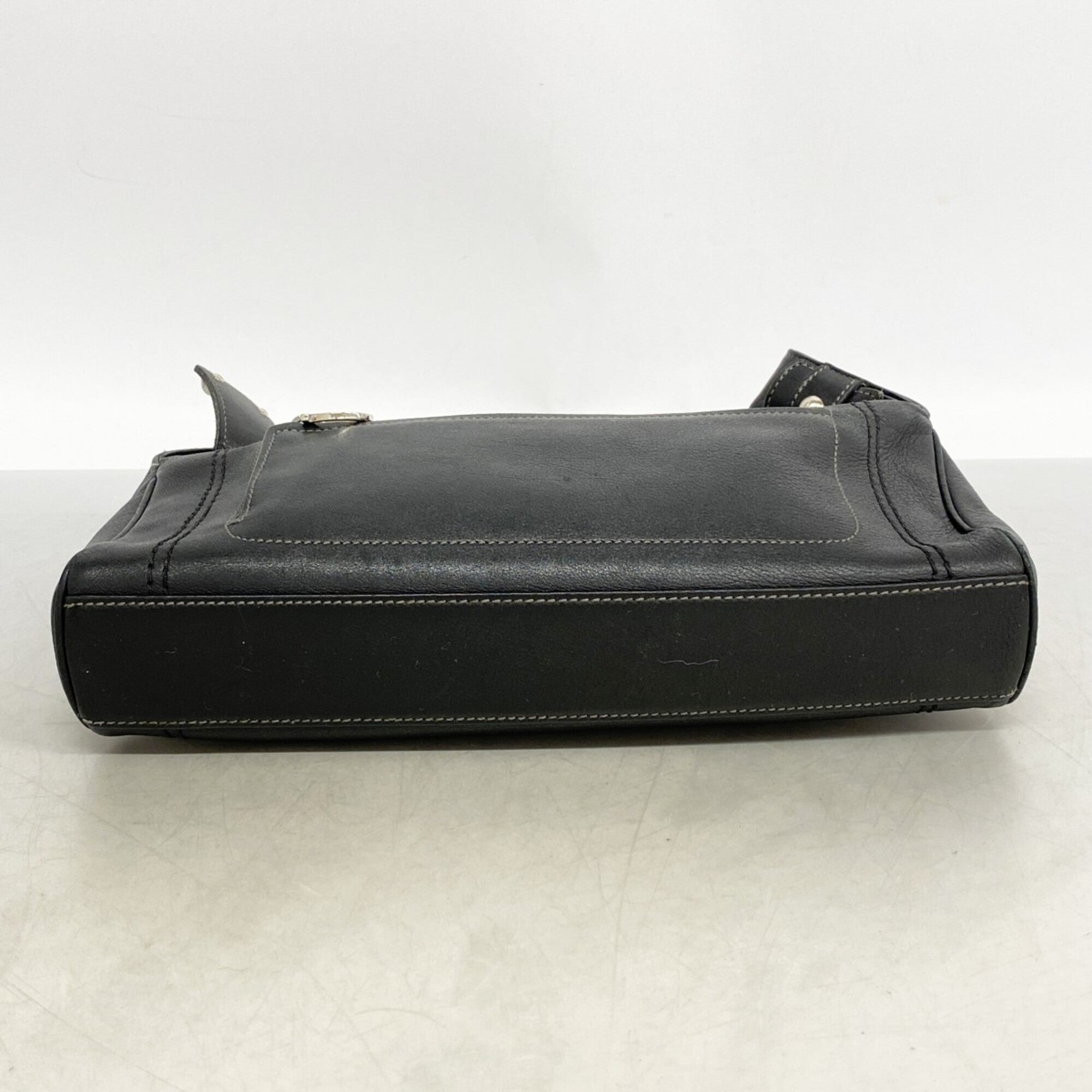 Salvatore Ferragamo Black Leather Handbag (Pre-Owned)