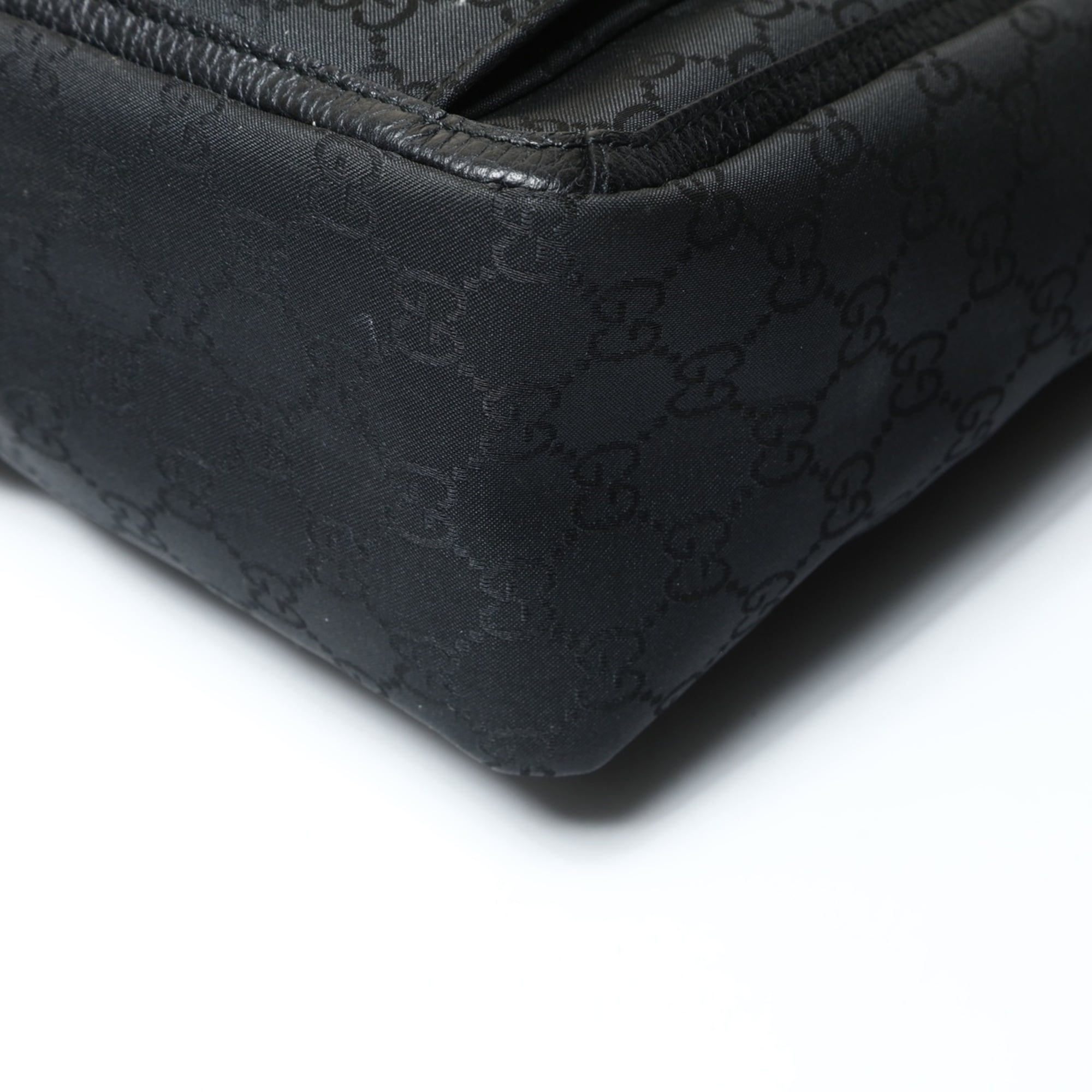Gucci Black Handbag (Pre-Owned)