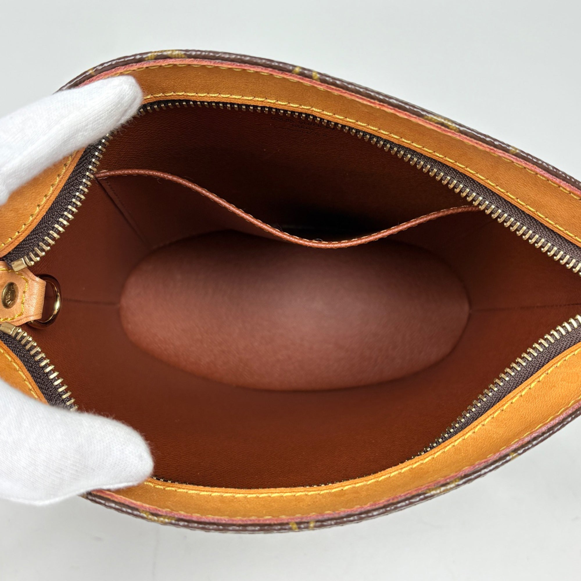 Louis Vuitton Brown Monogram Shoulder Bag (Pre-Owned)