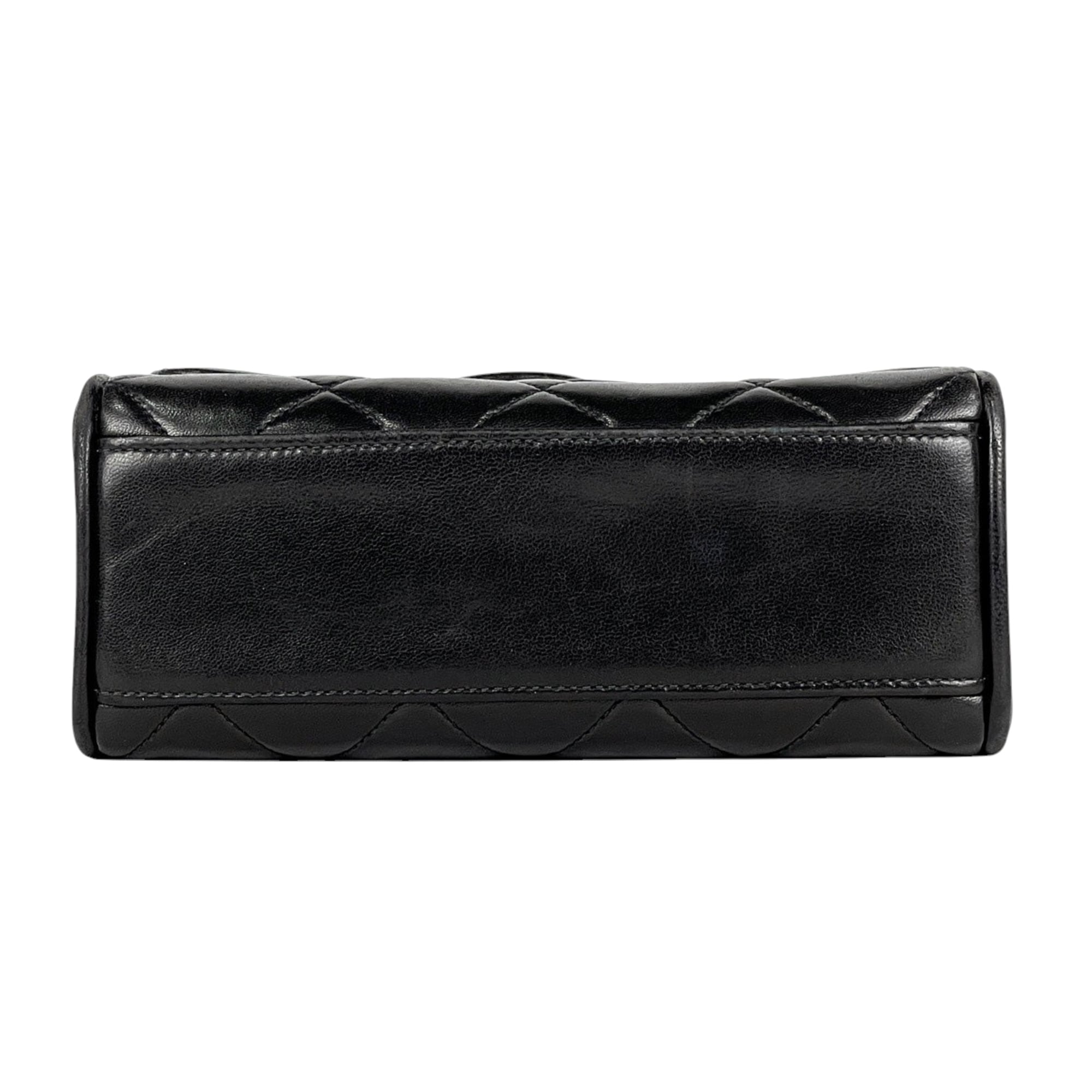 Chanel Black Leather Shoulder Bag (Pre-Owned)