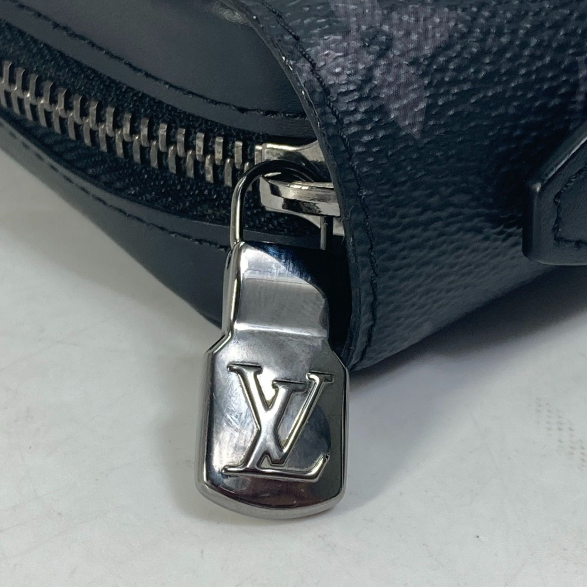 Louis Vuitton Black Monogram Eclipse Canvas Long Wallet (Bi-Fold) (Pre-Owned)