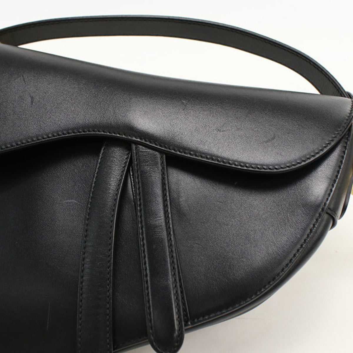 Christian Dior Black Leather Shoulder Bag (Pre-Owned)