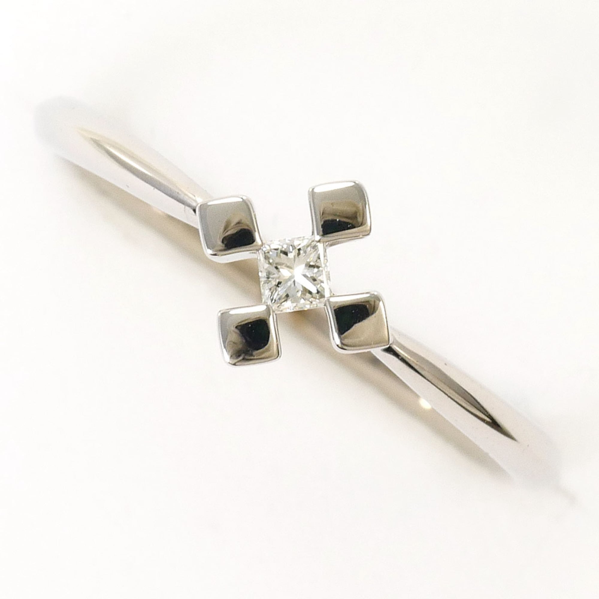 Unbranded White Gold White Gold (18K) Band Ring (Pre-Owned)
