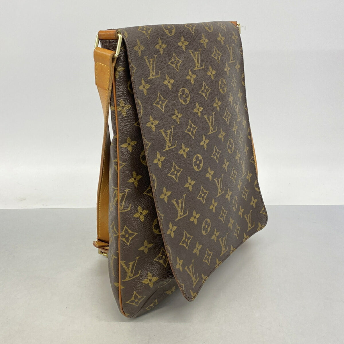 Louis Vuitton Brown Shoulder Bag (Pre-Owned)