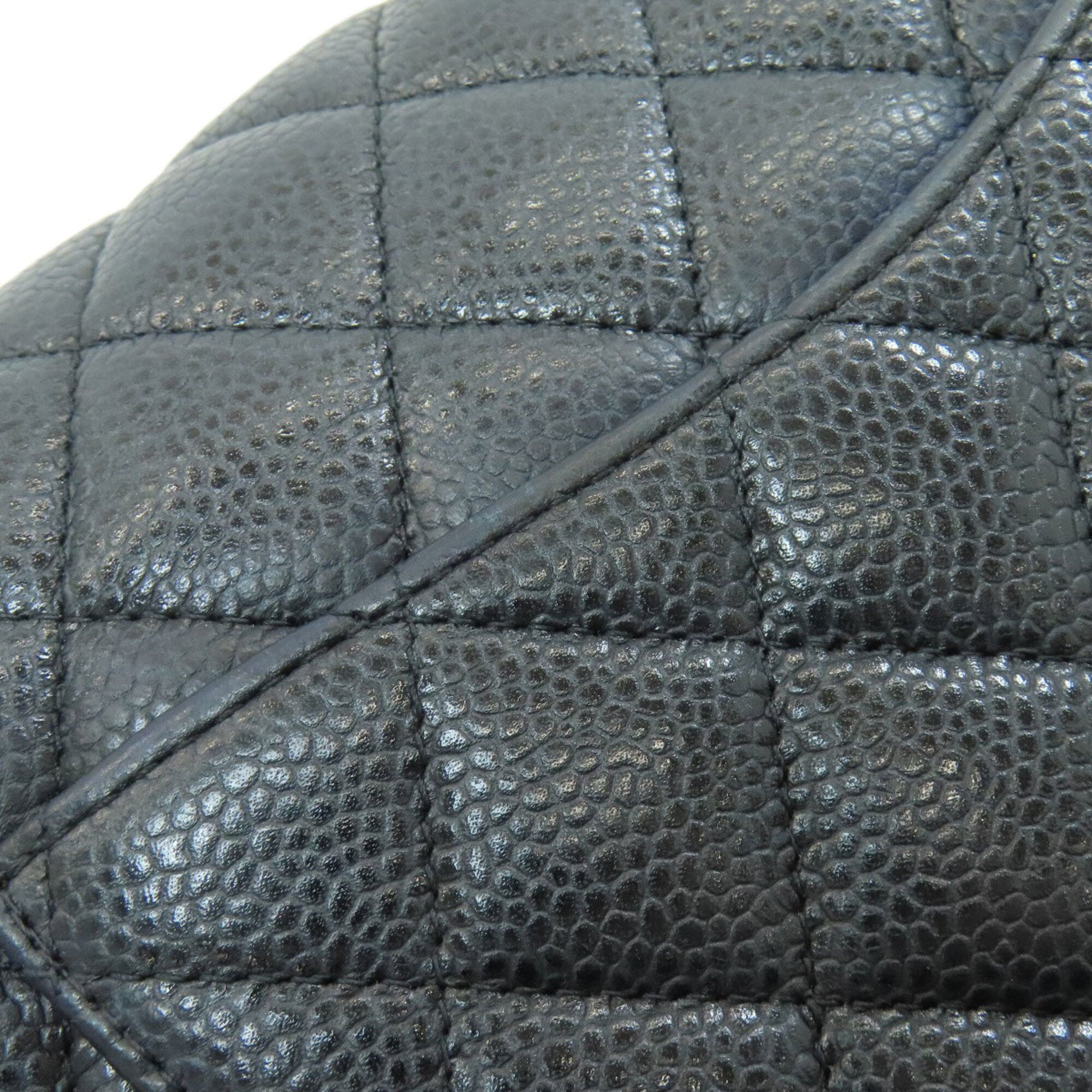 Chanel Black Leather Shoulder Bag (Pre-Owned)