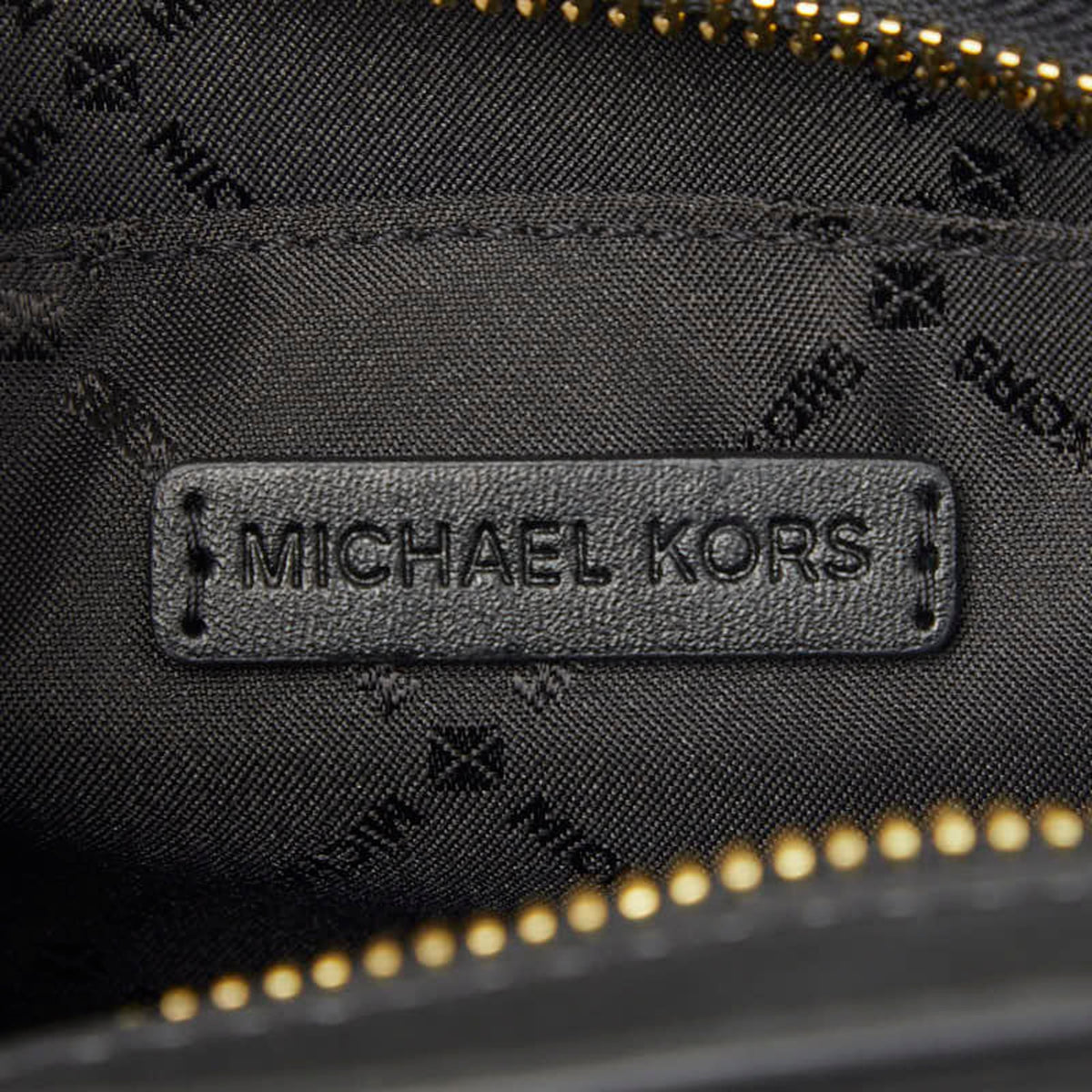 Michael Kors Black Leather Shoulder Bag (Pre-Owned)