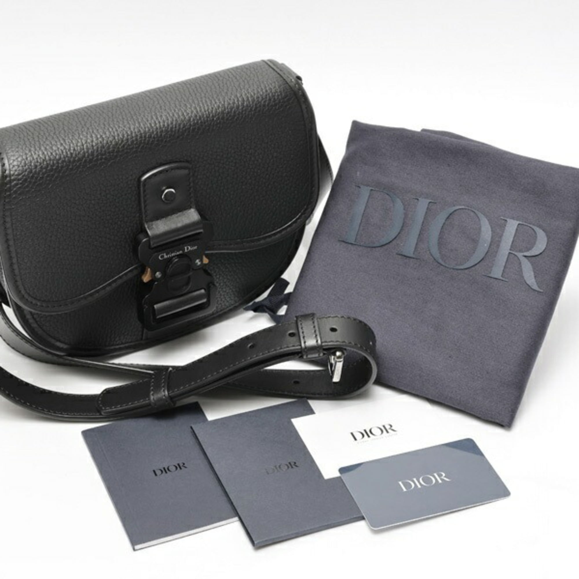 Christian Dior Black Leather Shoulder Bag (Pre-Owned)