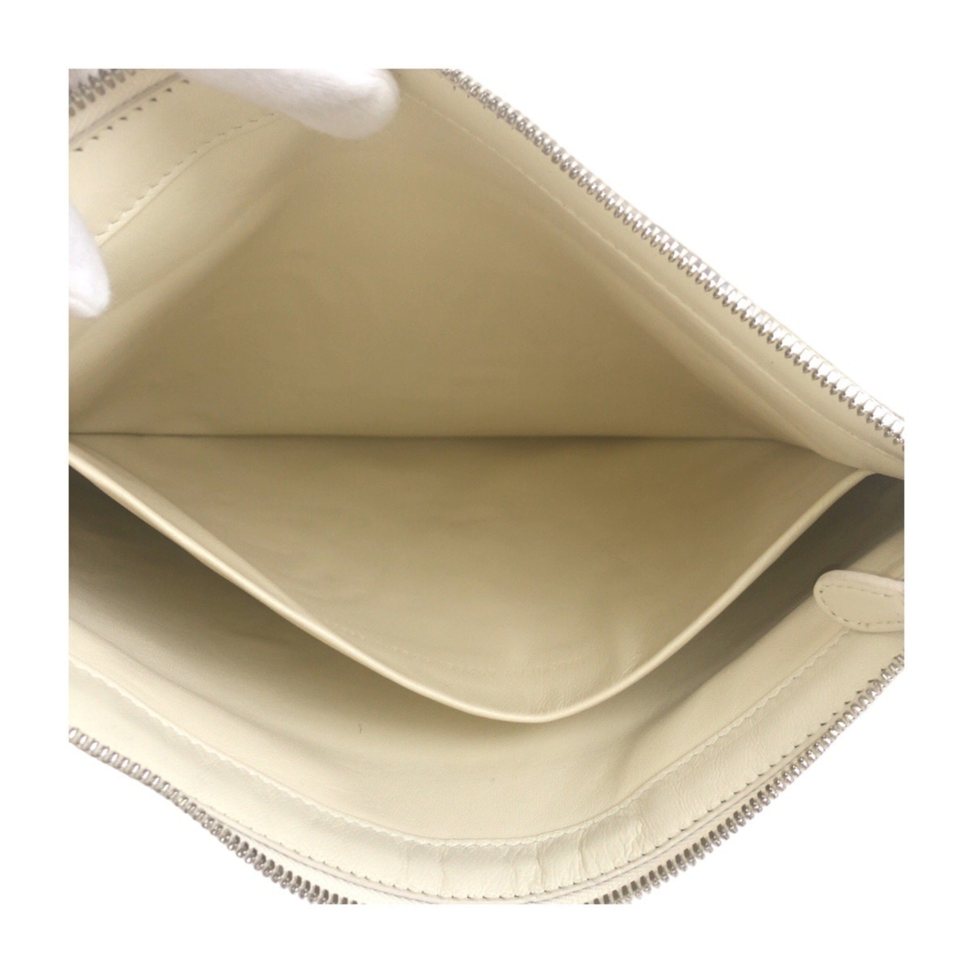 Balenciaga White Leather Clutch Bag (Pre-Owned)